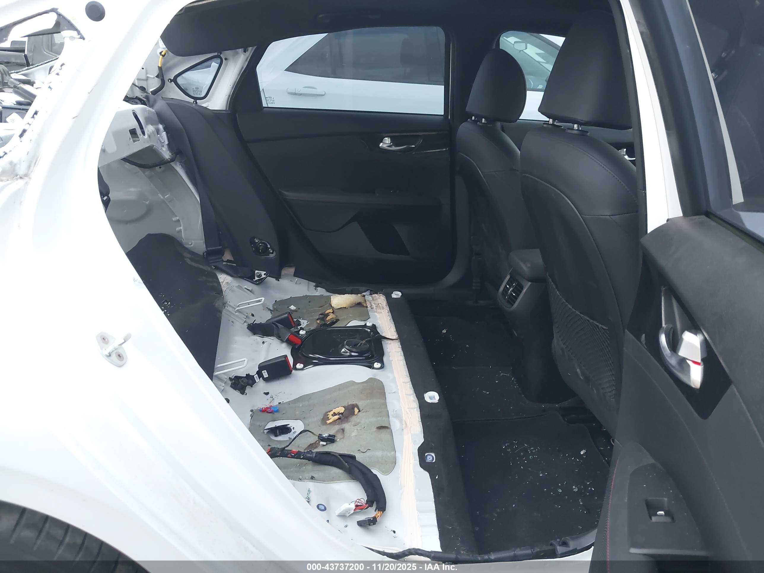 KIA FORTE image 8