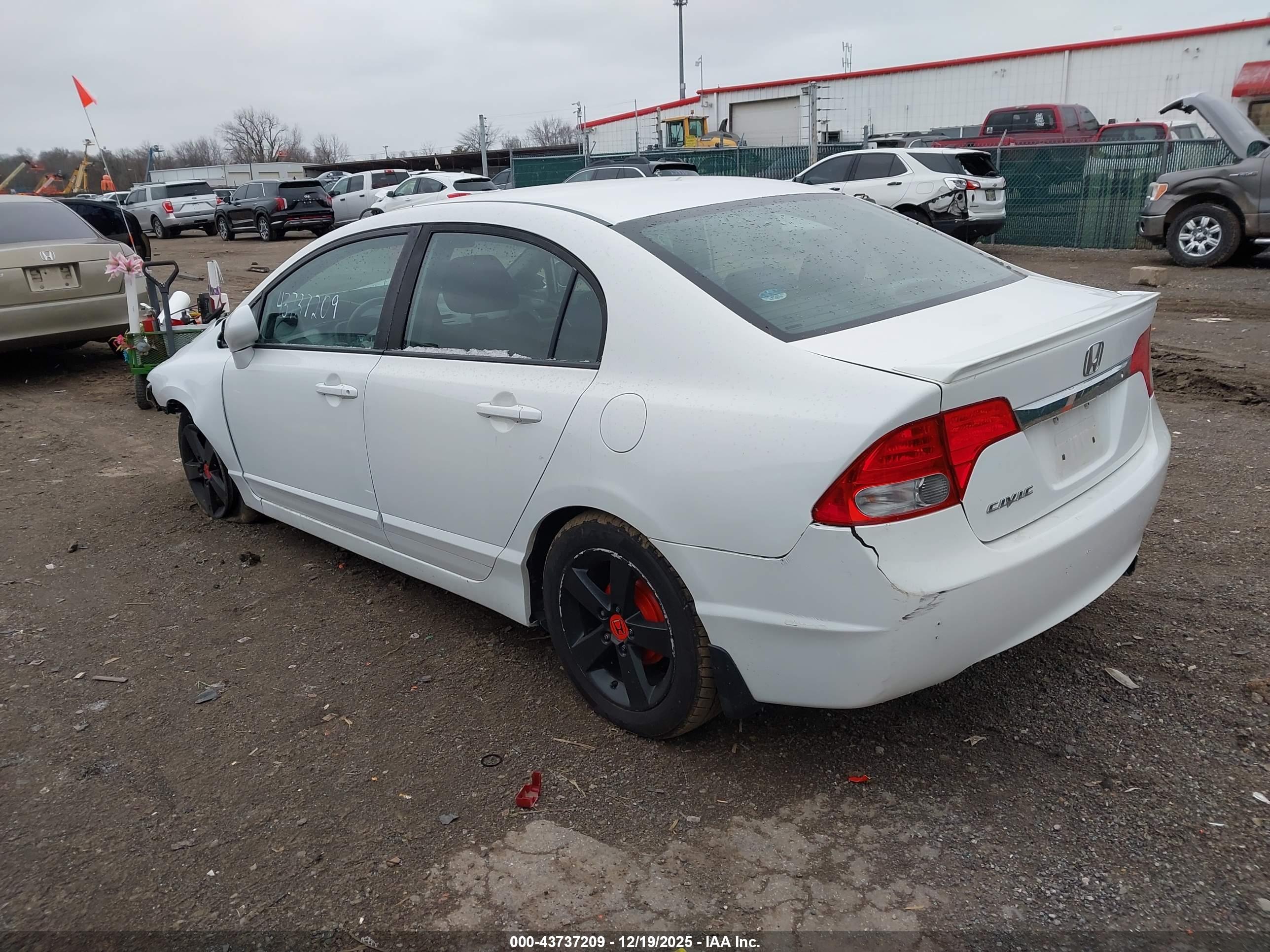 HONDA CIVIC image 3
