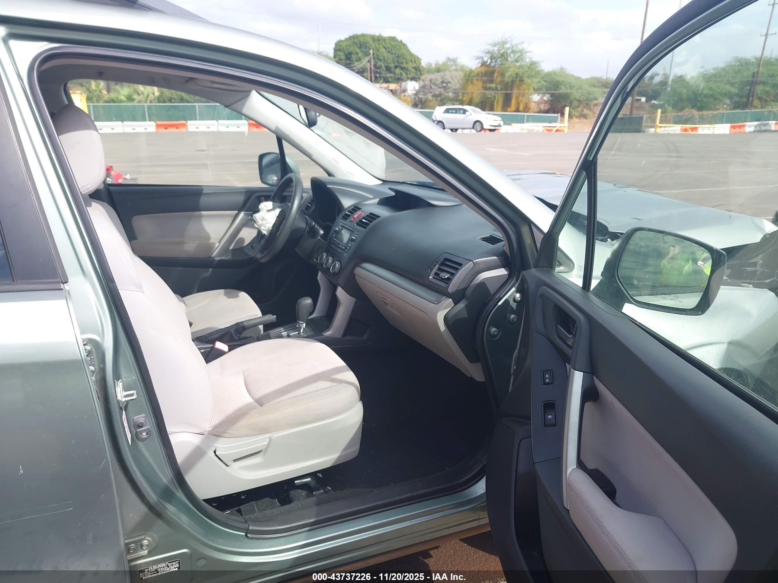 SUBARU FORESTER image 5