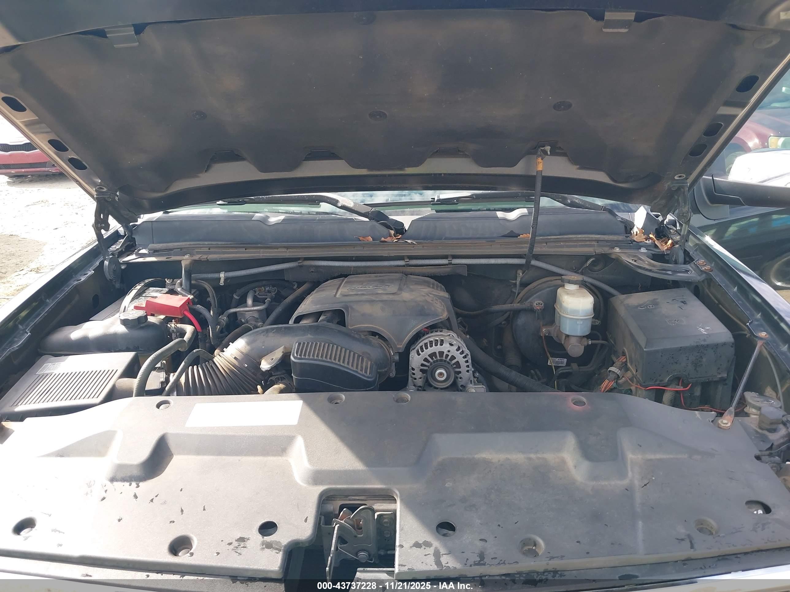 CHEVROLET SILVERADO image 10