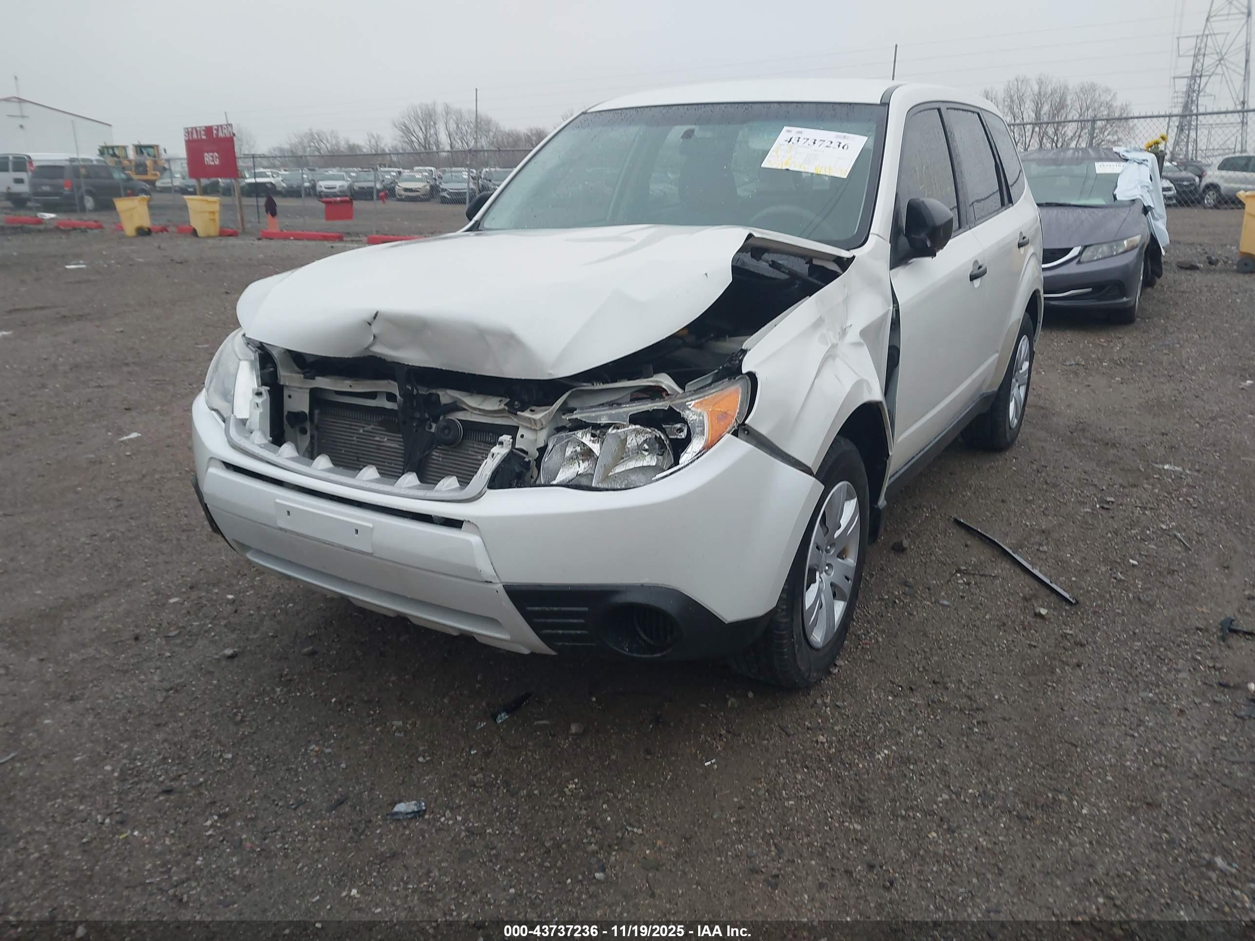 SUBARU FORESTER image 2