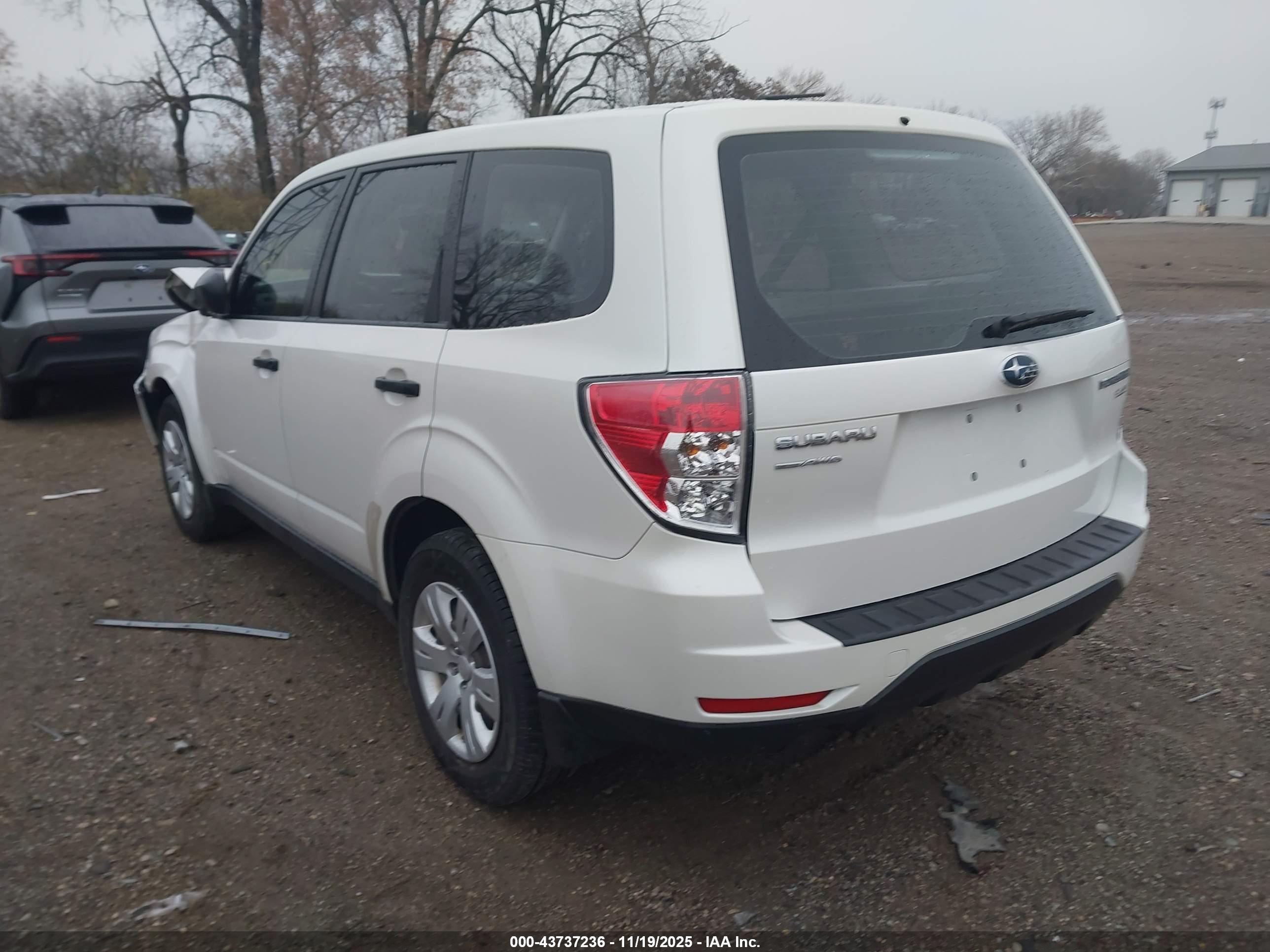 SUBARU FORESTER image 3