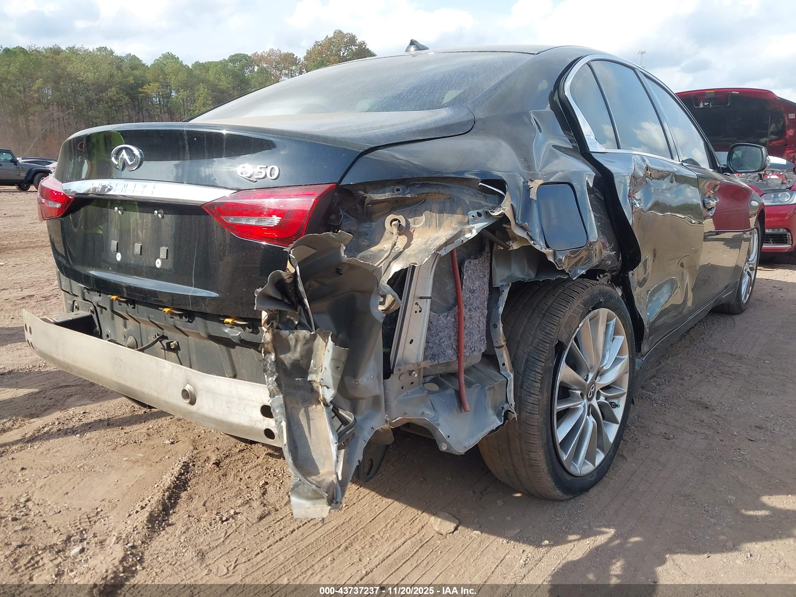INFINITI Q50 image 6