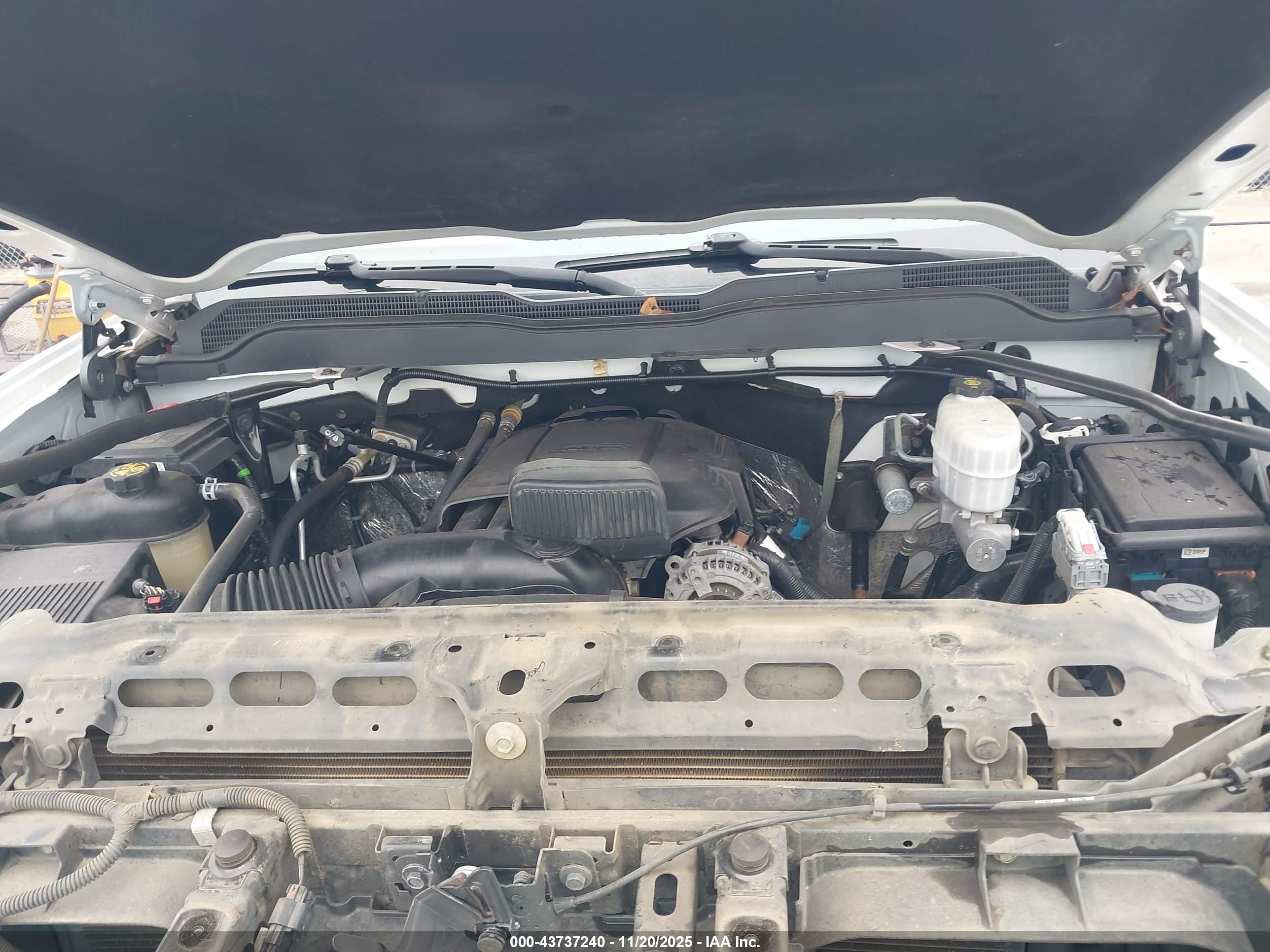CHEVROLET SILVERADO image 10