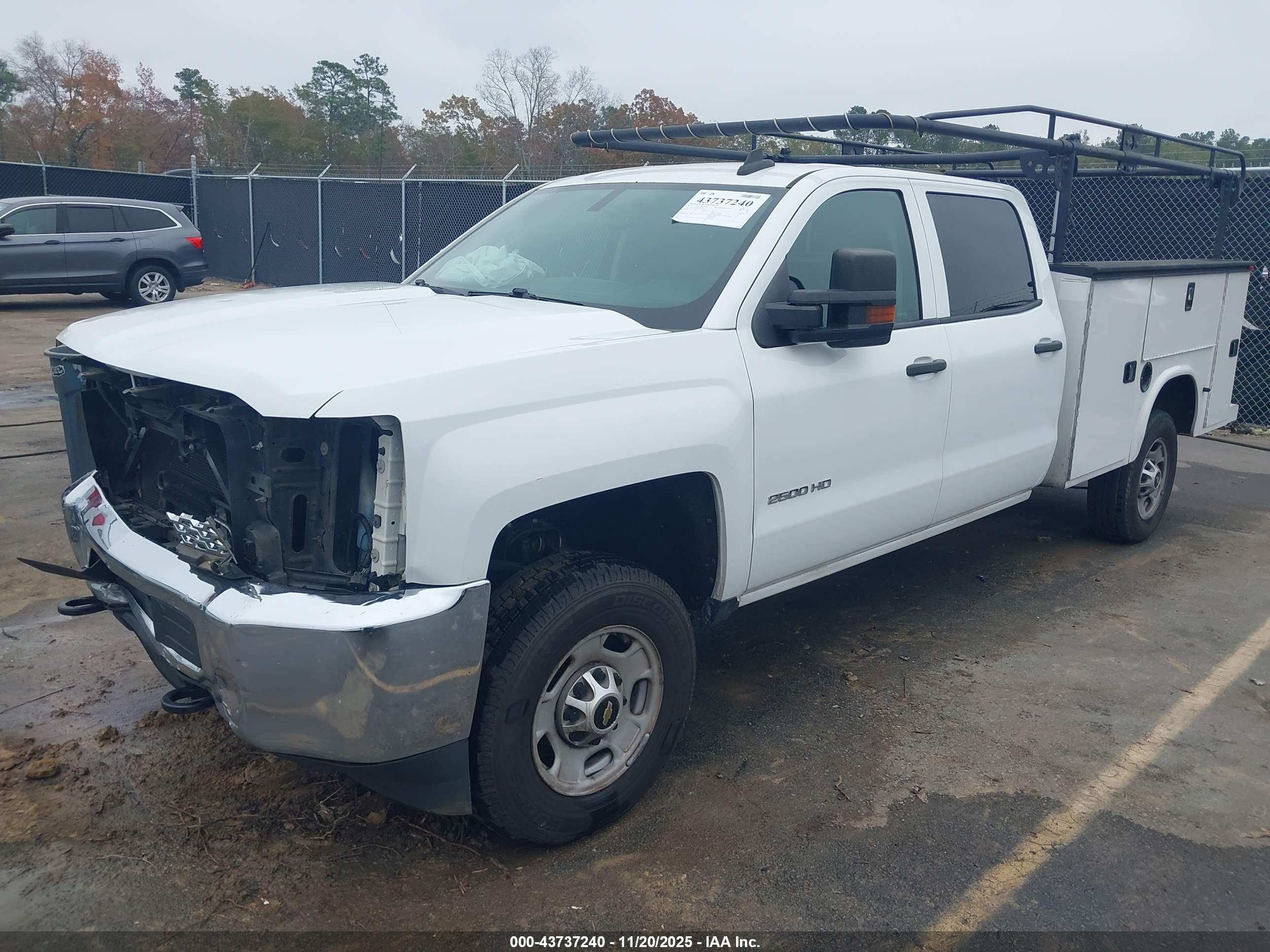 CHEVROLET SILVERADO image 2