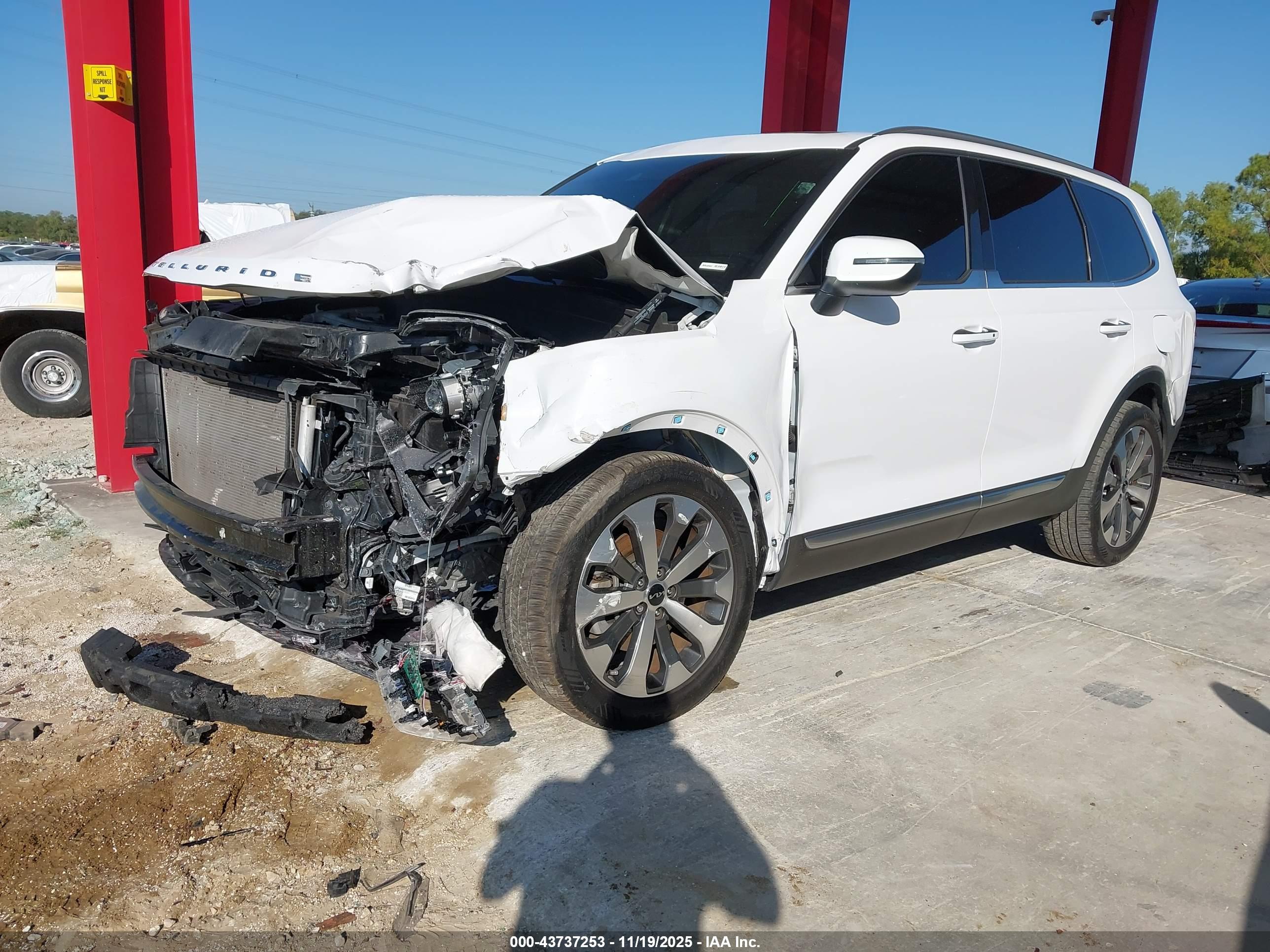 KIA TELLURIDE image 2