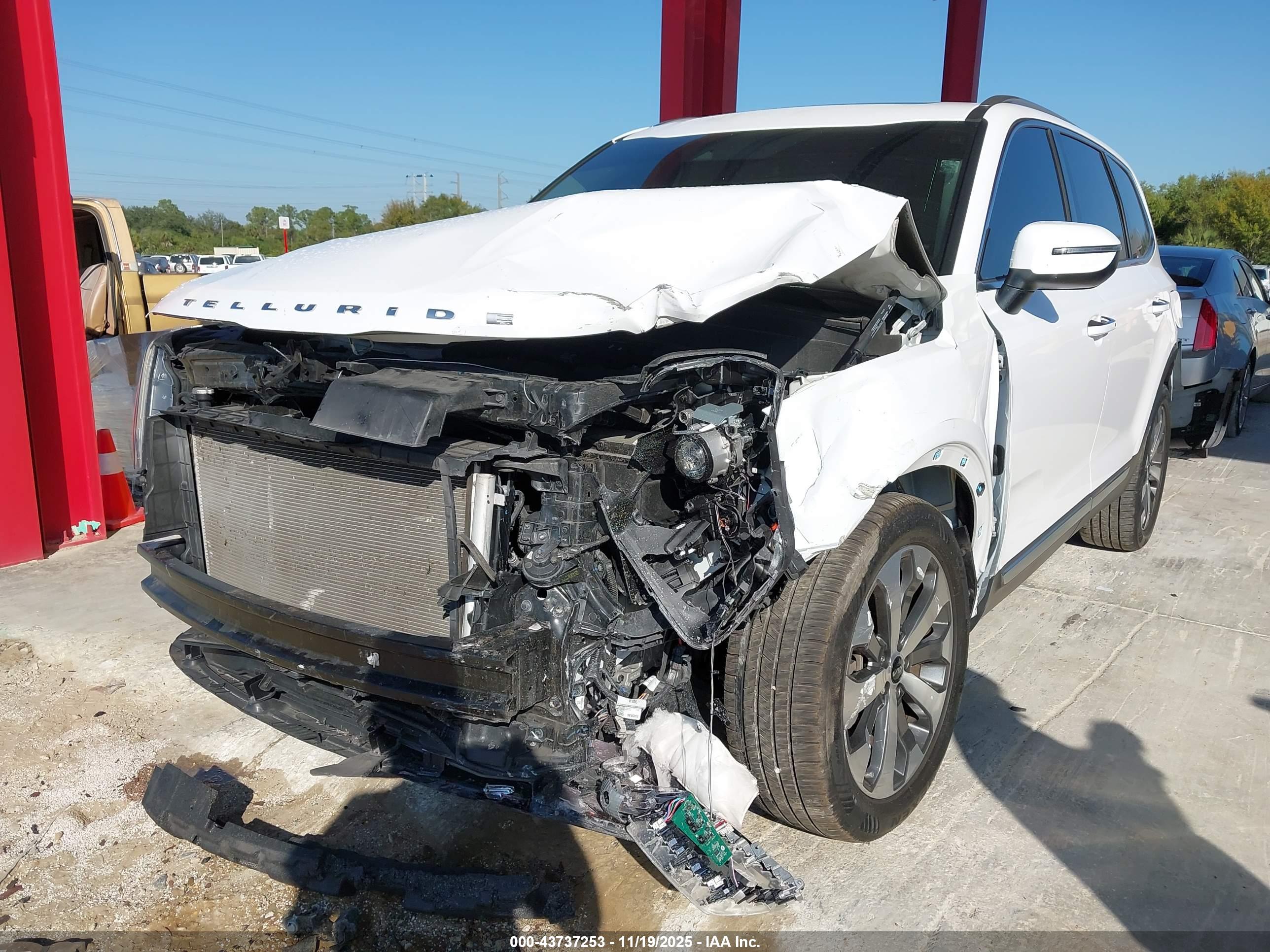 KIA TELLURIDE image 6