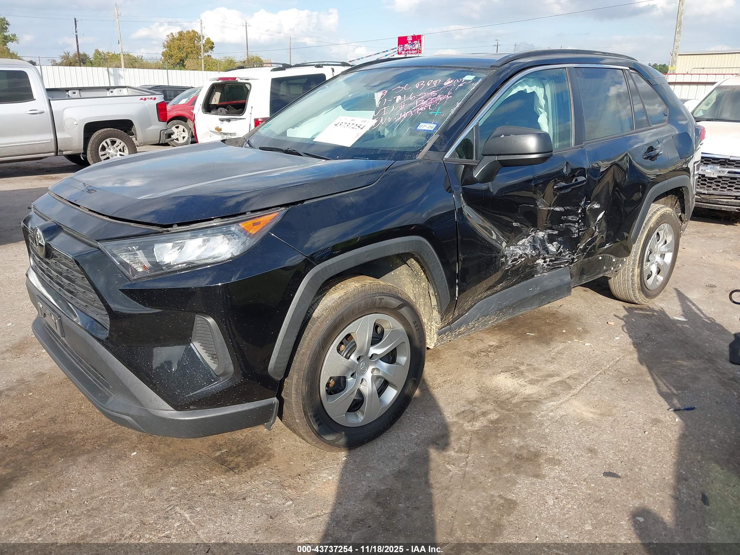 TOYOTA RAV4 image 2