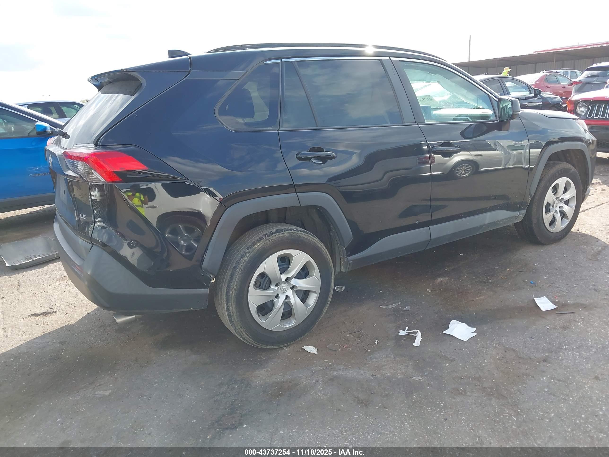 TOYOTA RAV4 image 4