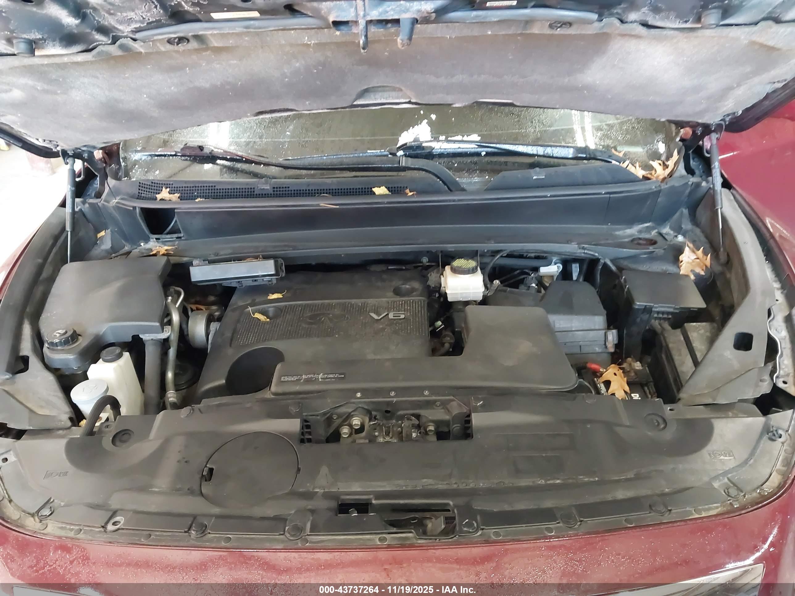 INFINITI JX35 image 10