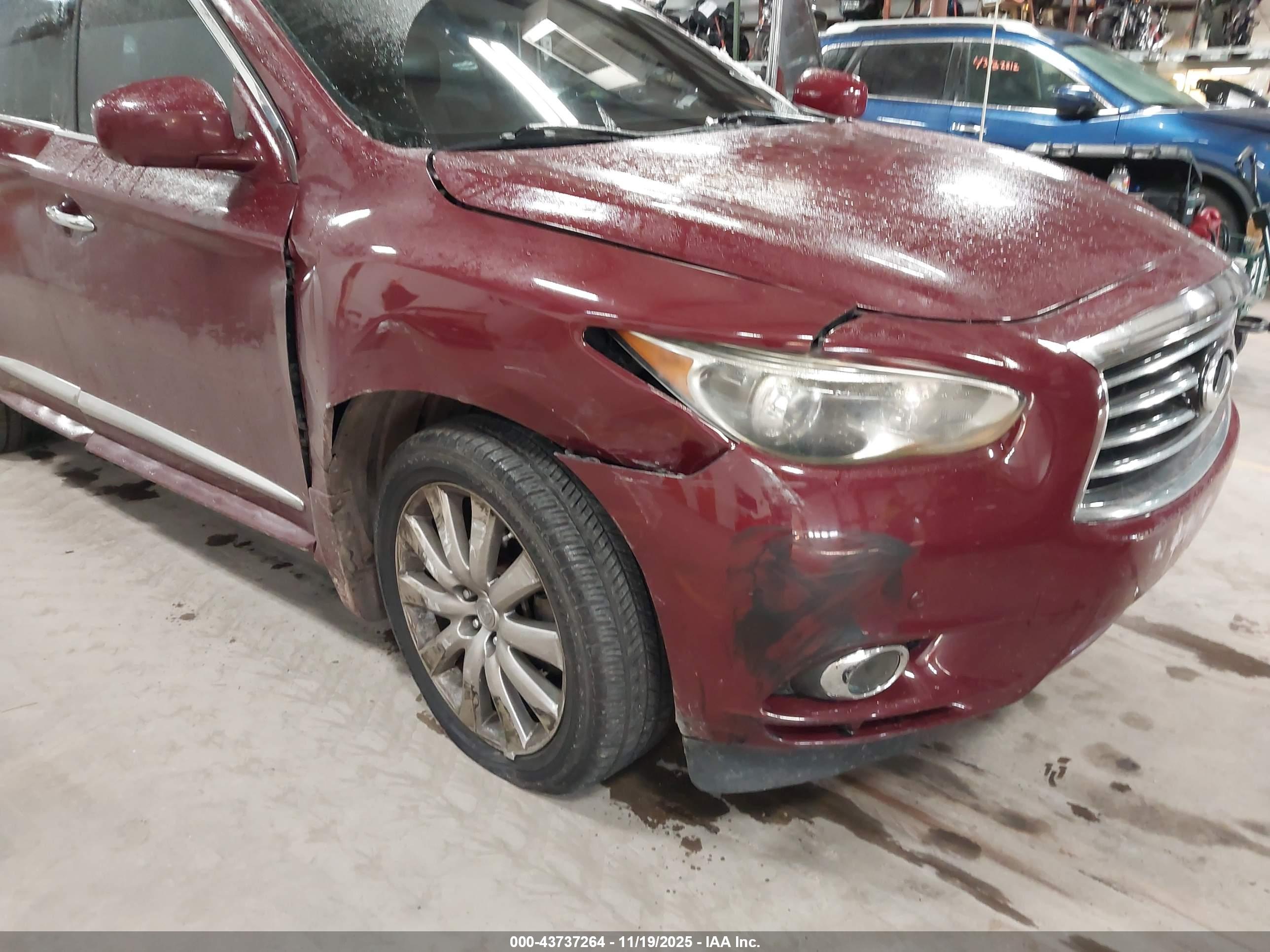 INFINITI JX35 image 6