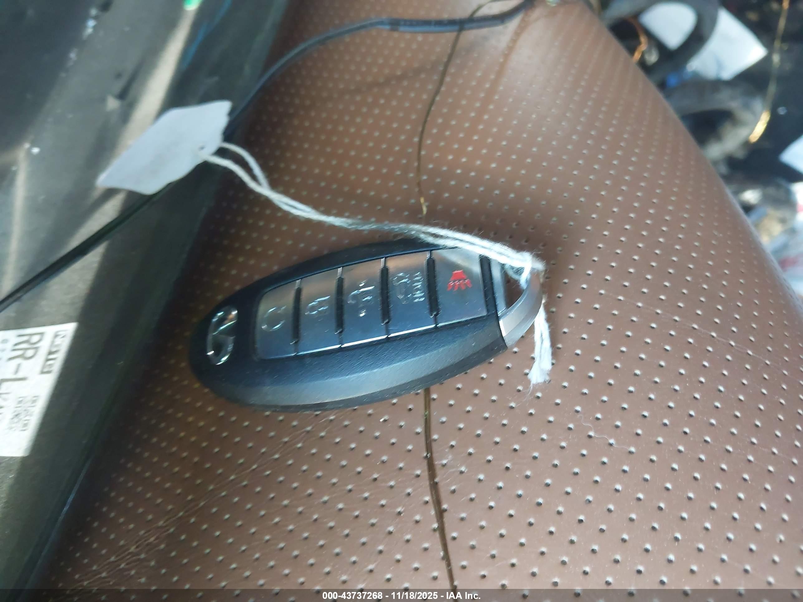 INFINITI QX80 image 11