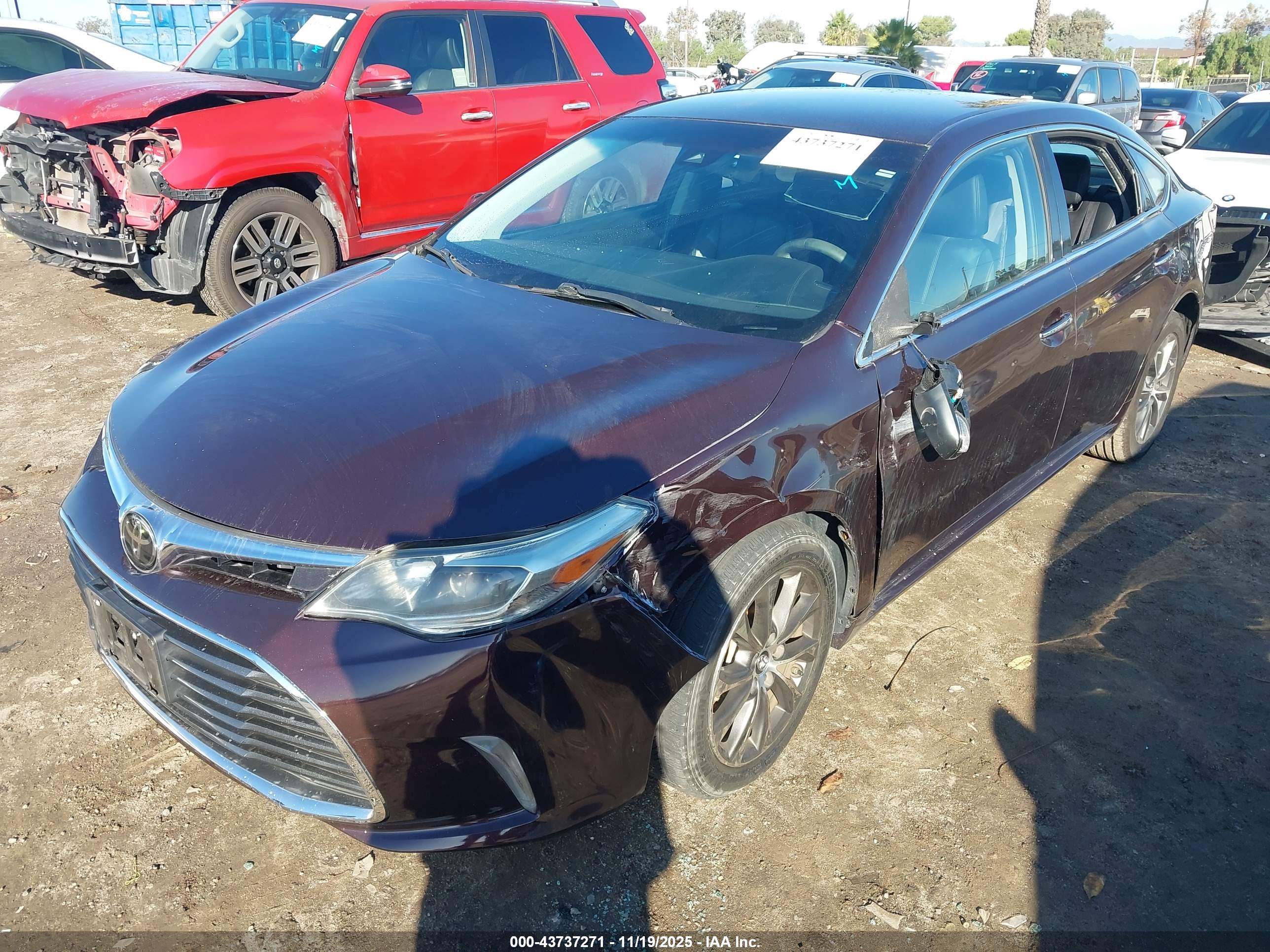 TOYOTA AVALON image 2