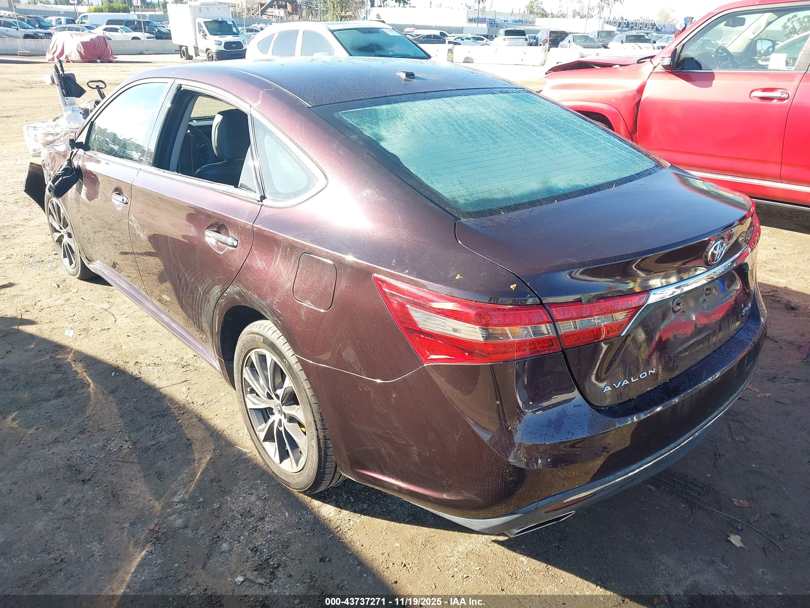 TOYOTA AVALON image 3