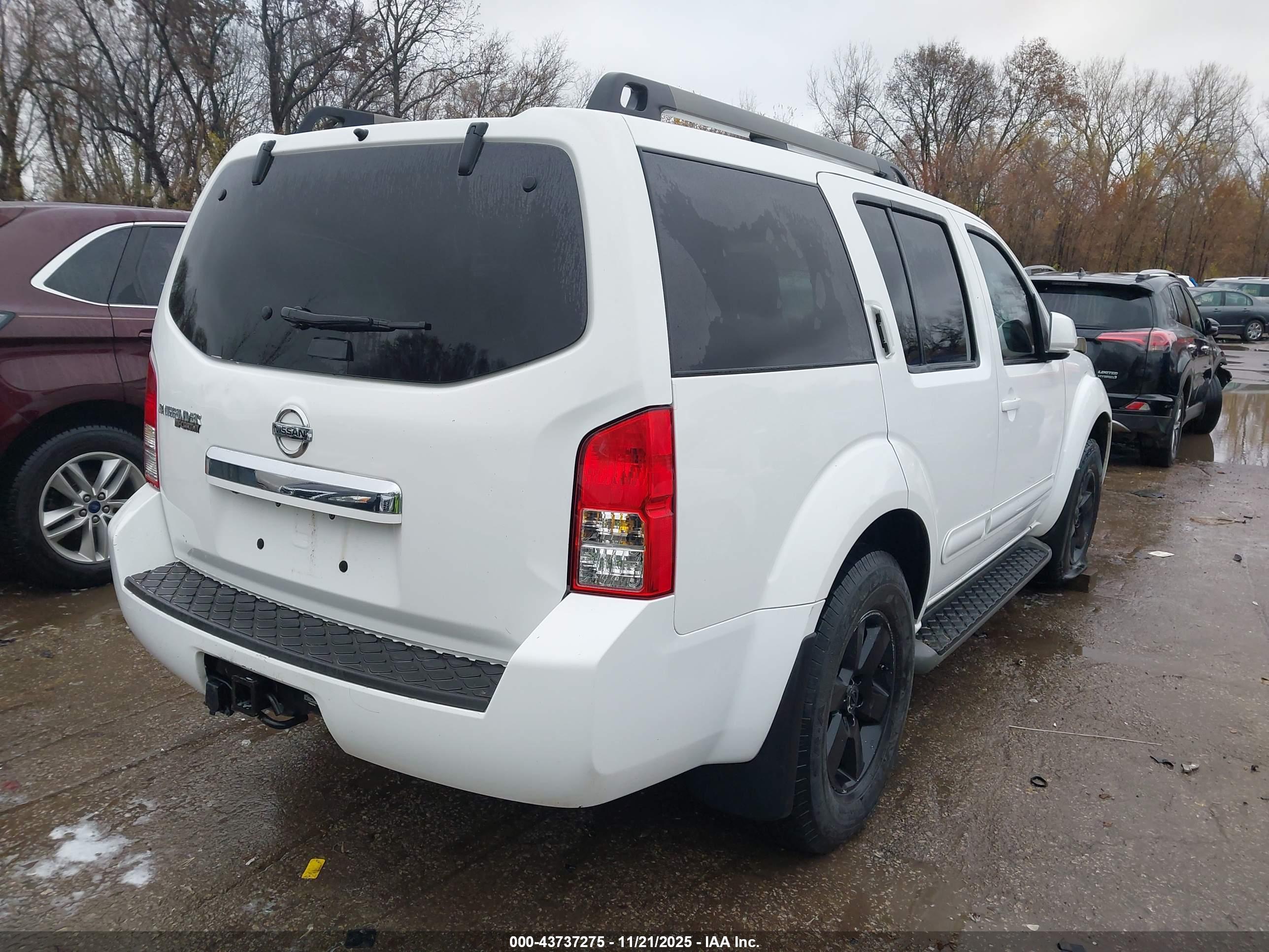 NISSAN PATHFINDER image 4