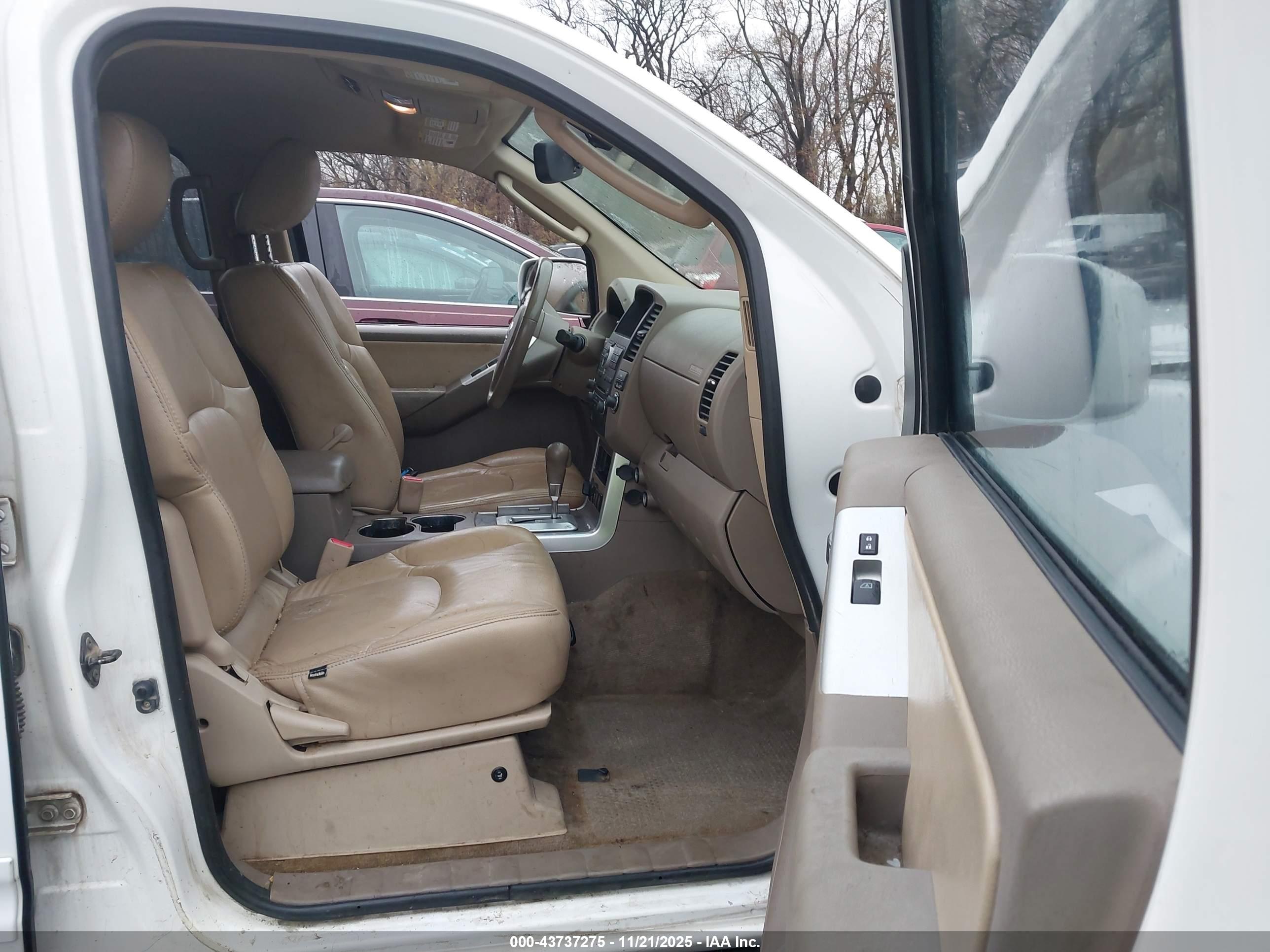 NISSAN PATHFINDER image 5