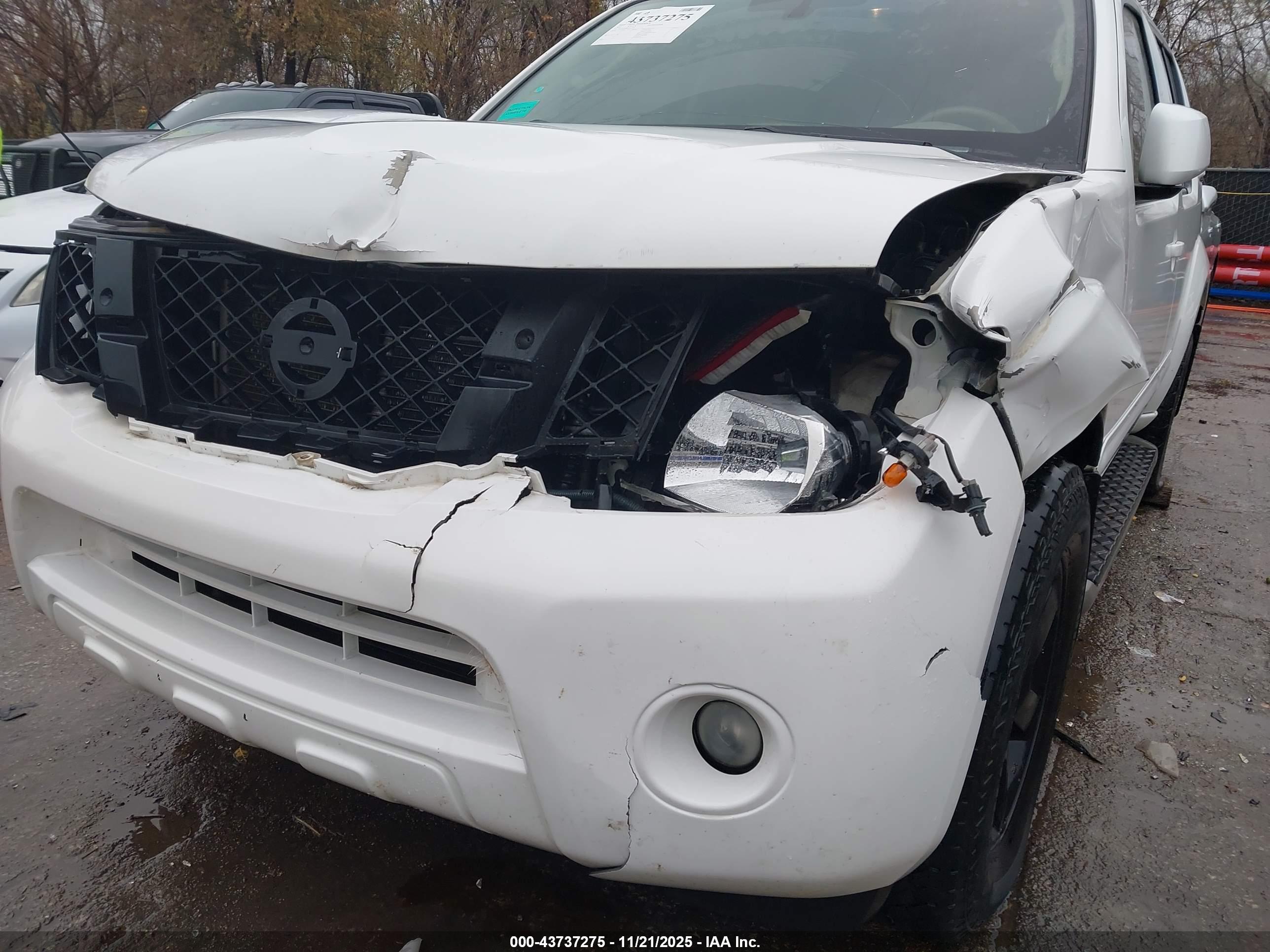 NISSAN PATHFINDER image 6