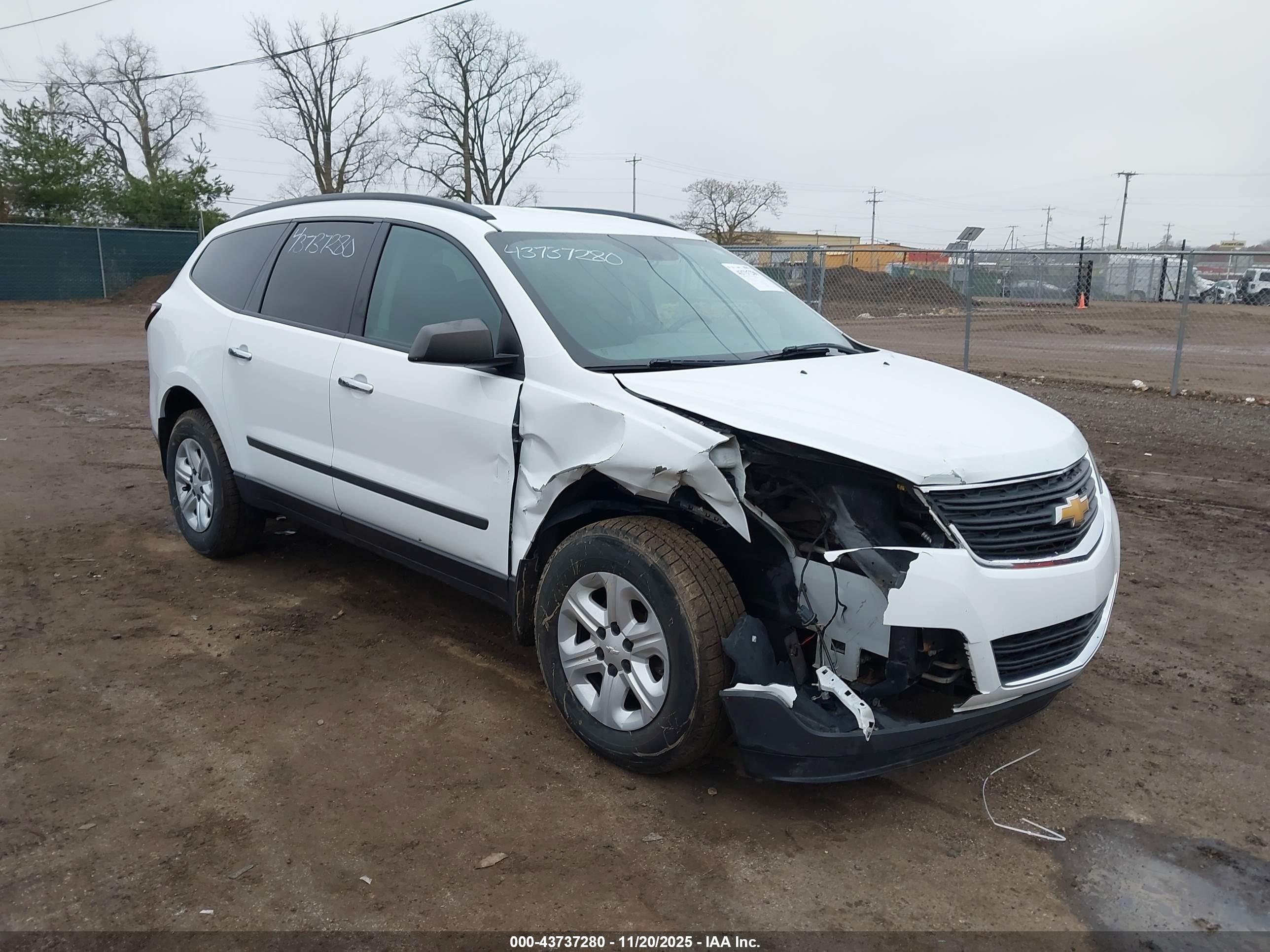 CHEVROLET TRAVERSE image 6