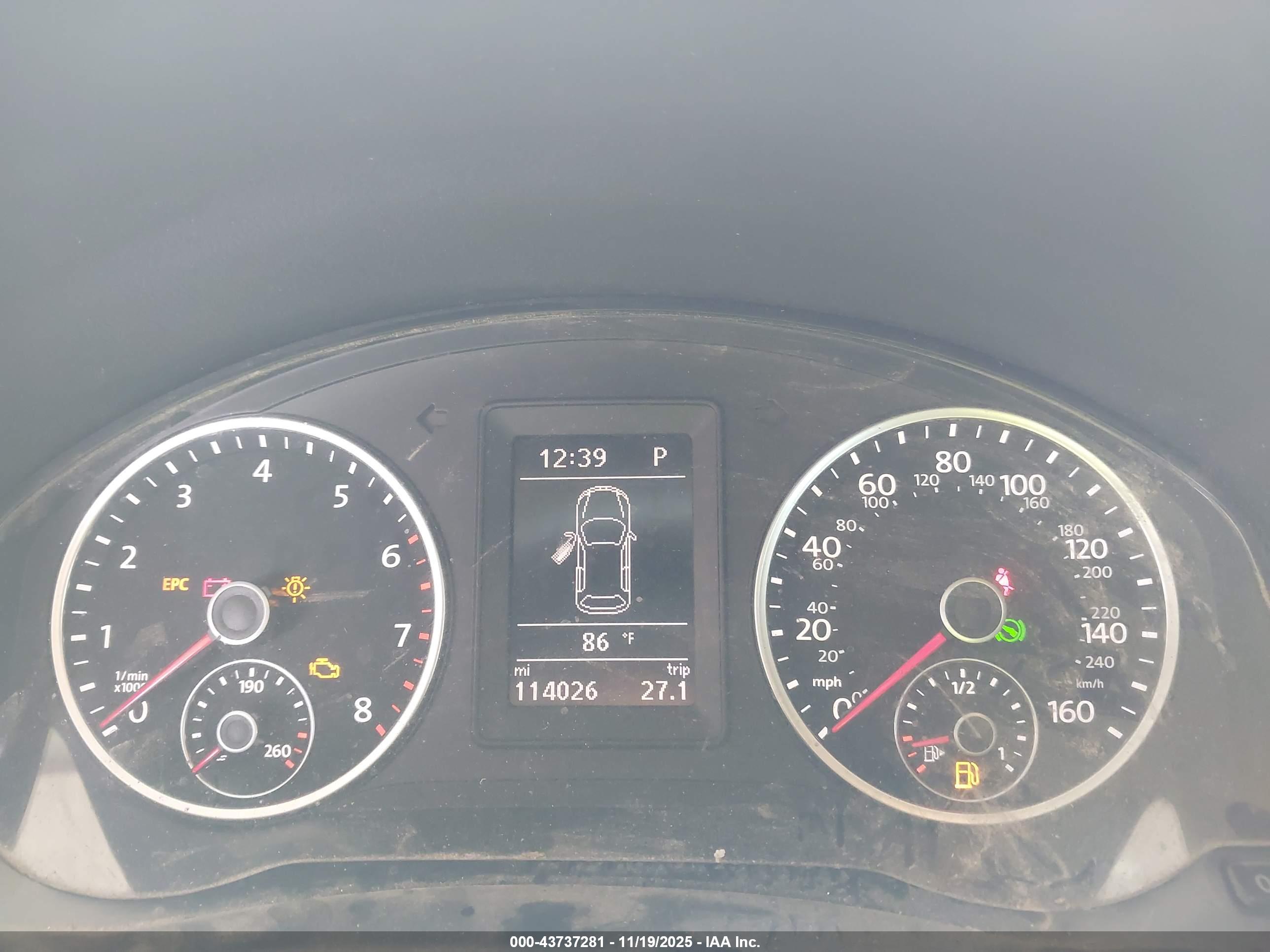 VOLKSWAGEN TIGUAN image 7