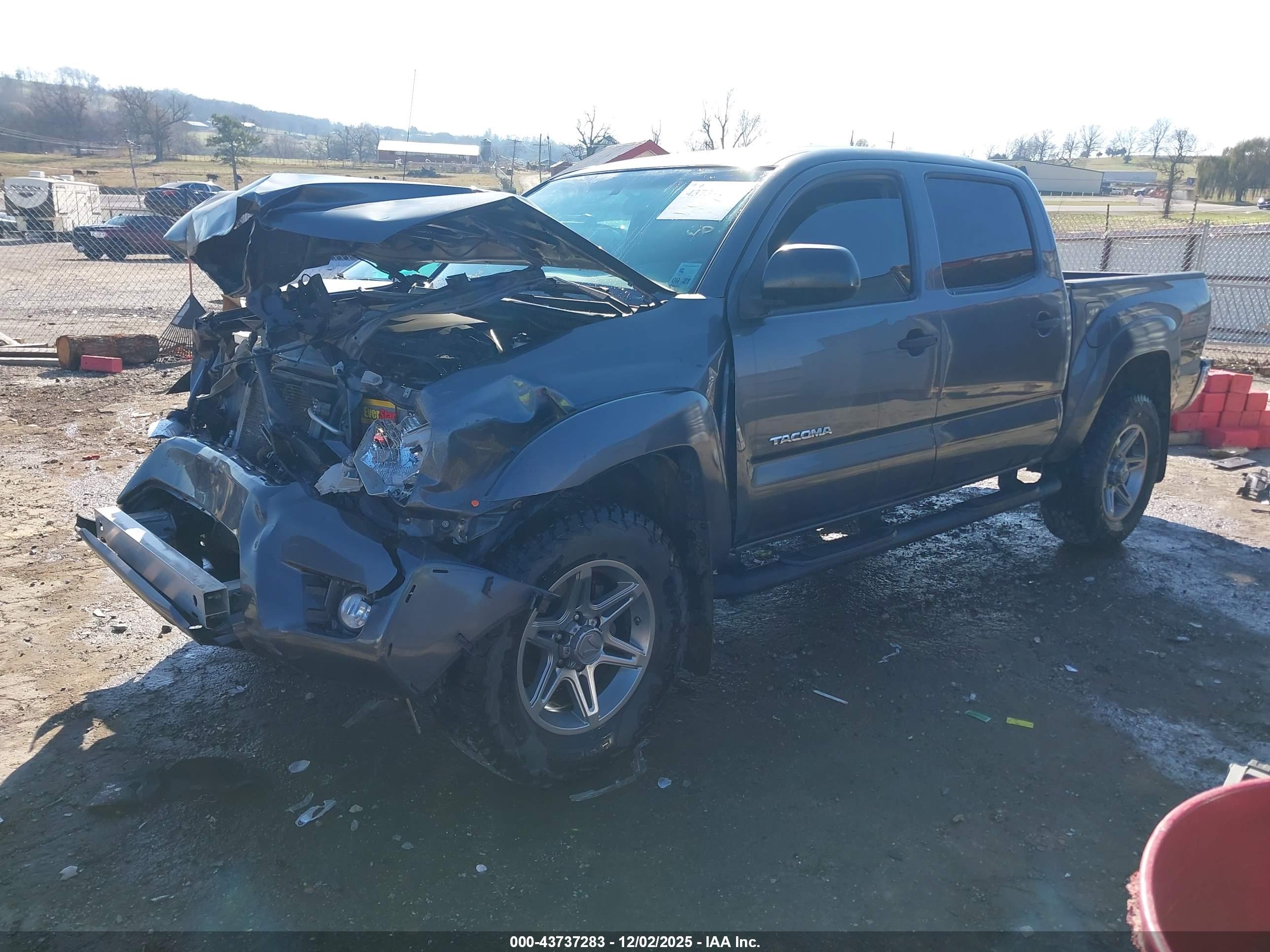 TOYOTA TACOMA image 2