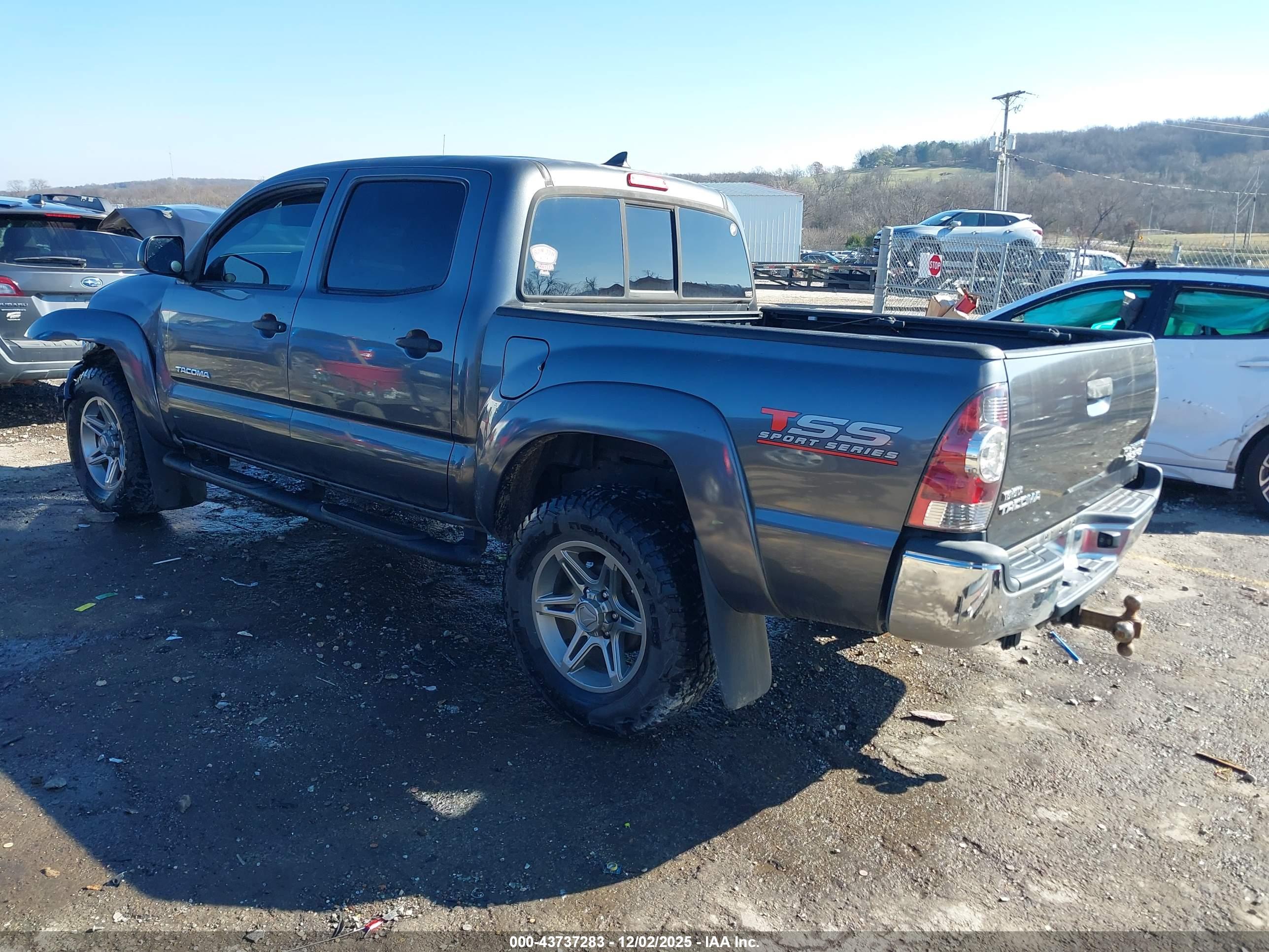 TOYOTA TACOMA image 3