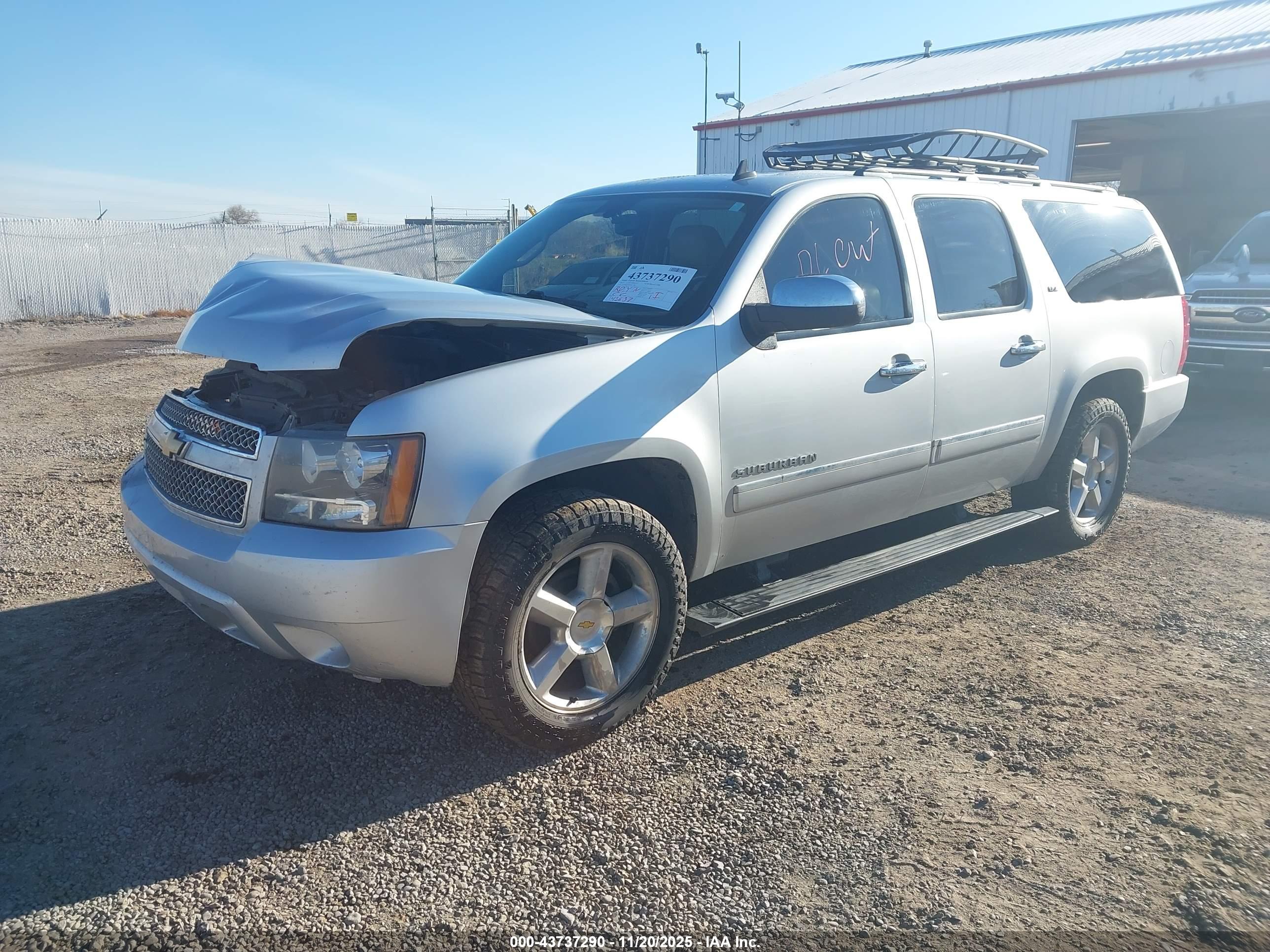 CHEVROLET SUBURBAN image 2
