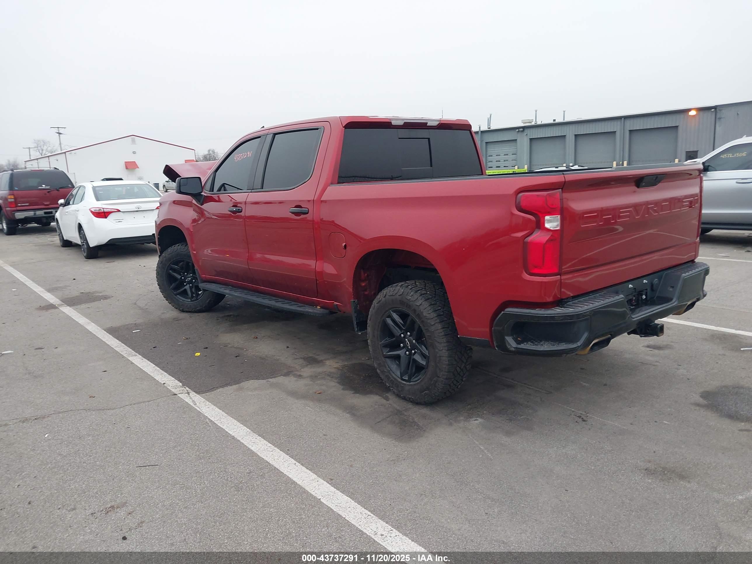 CHEVROLET SILVERADO image 3