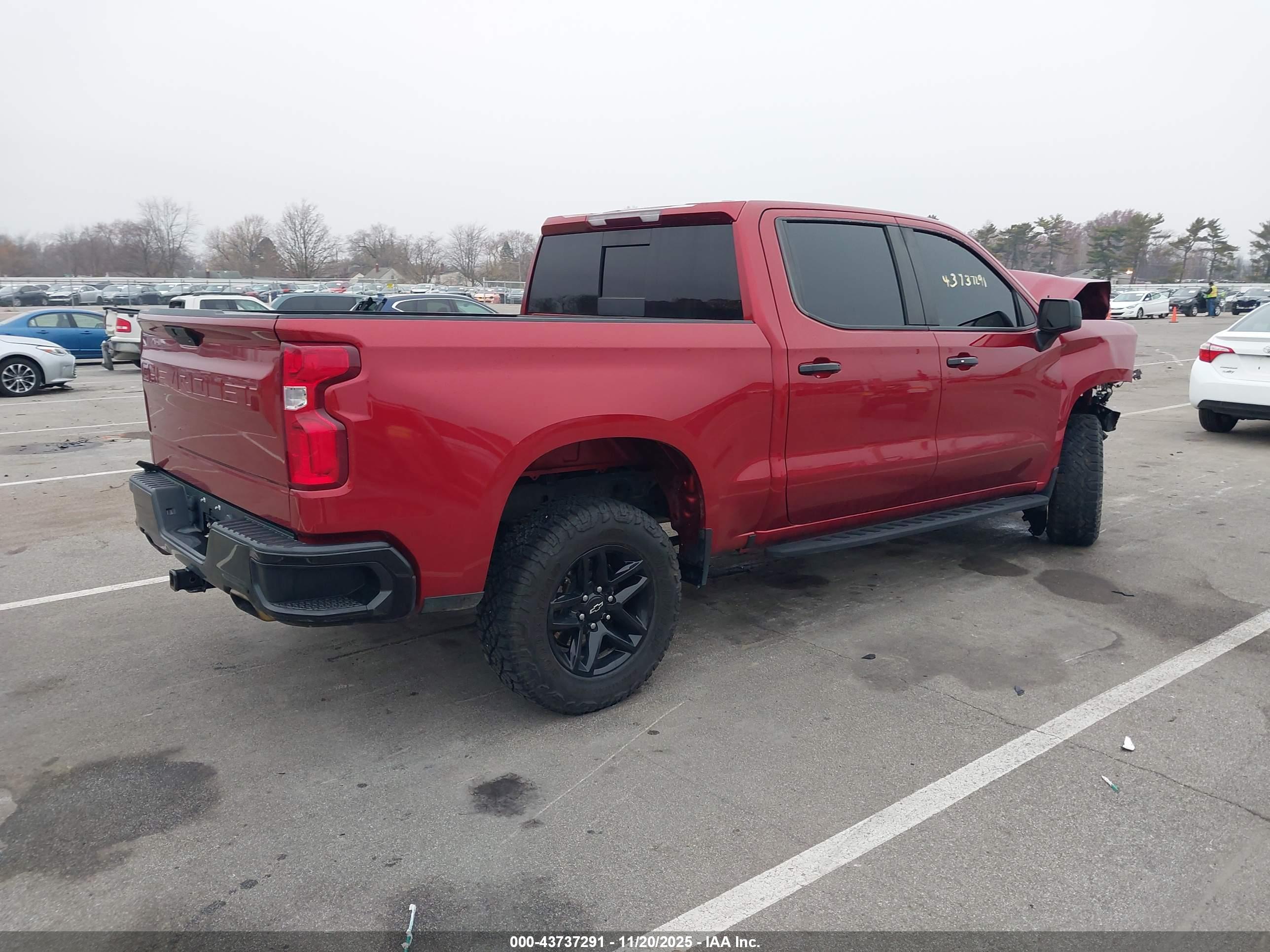 CHEVROLET SILVERADO image 4