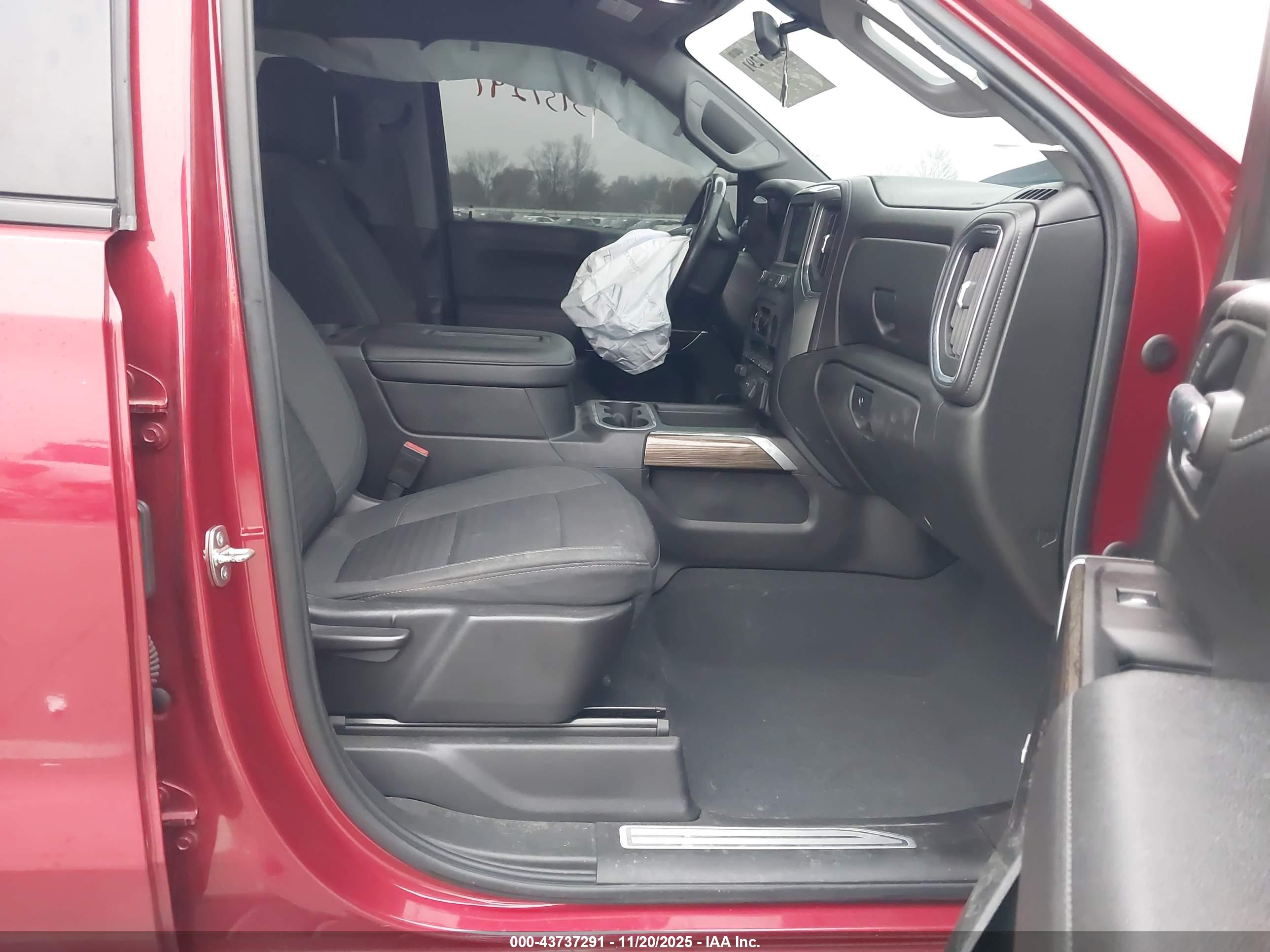 CHEVROLET SILVERADO image 5