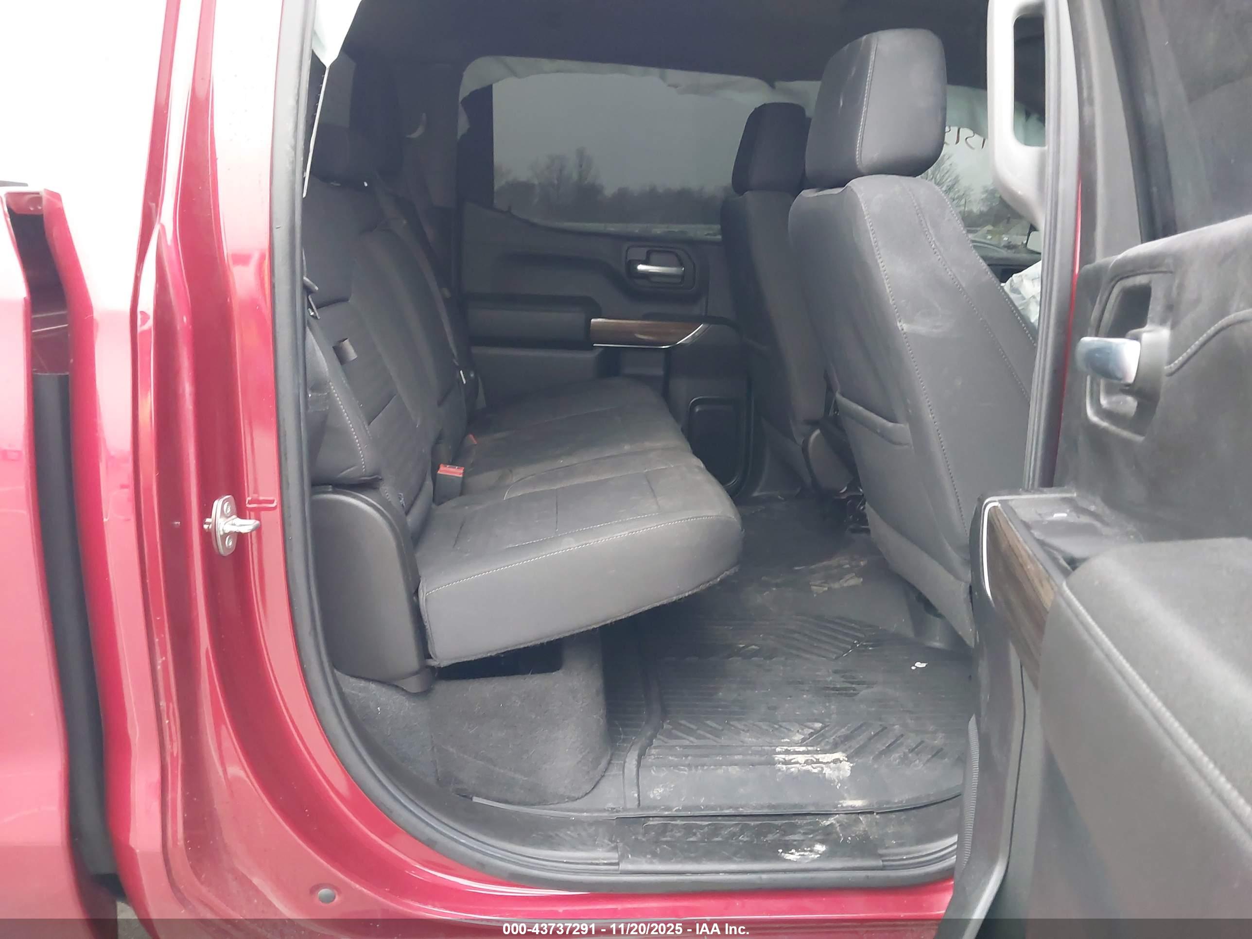 CHEVROLET SILVERADO image 8