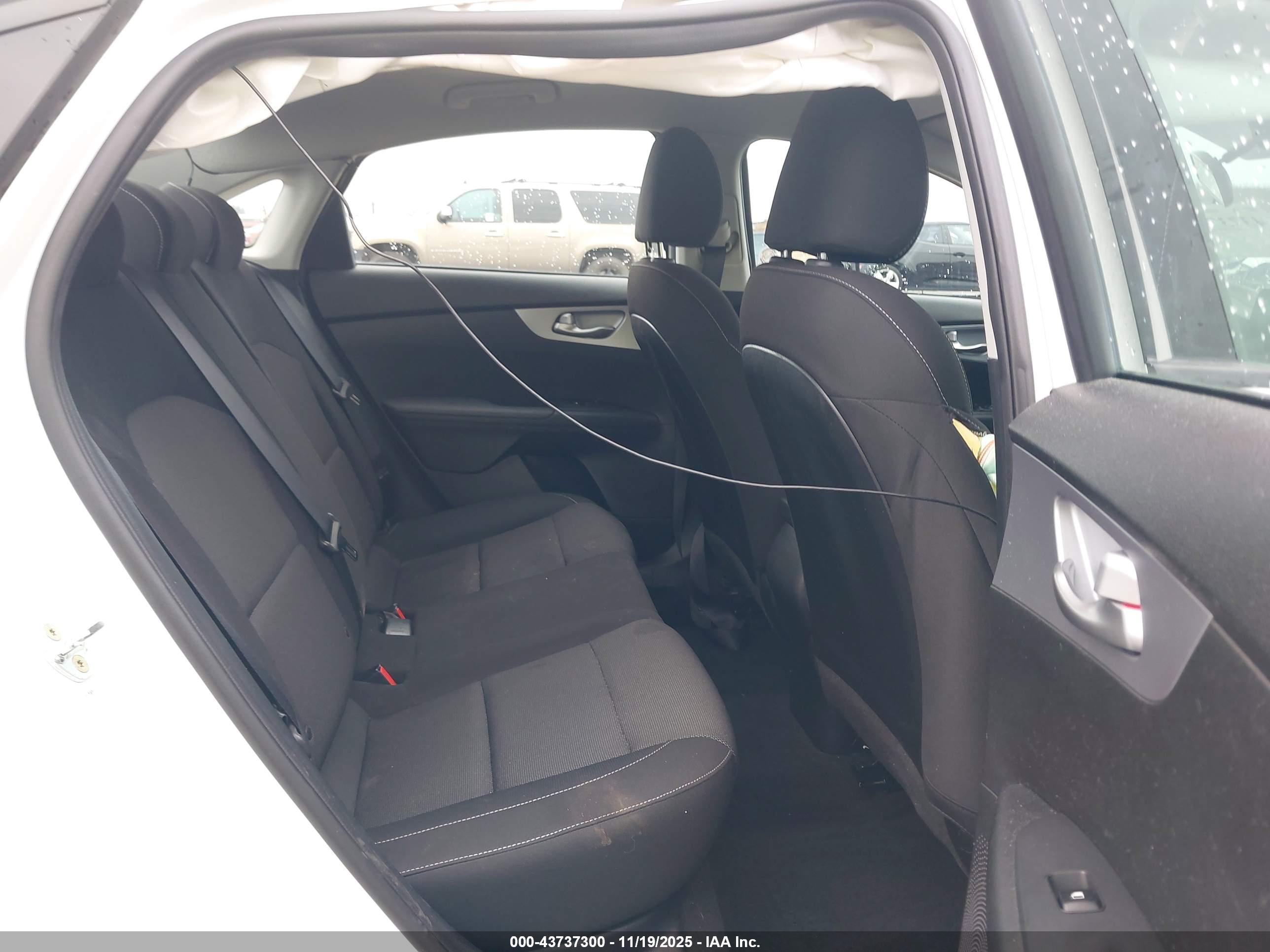 KIA FORTE image 8