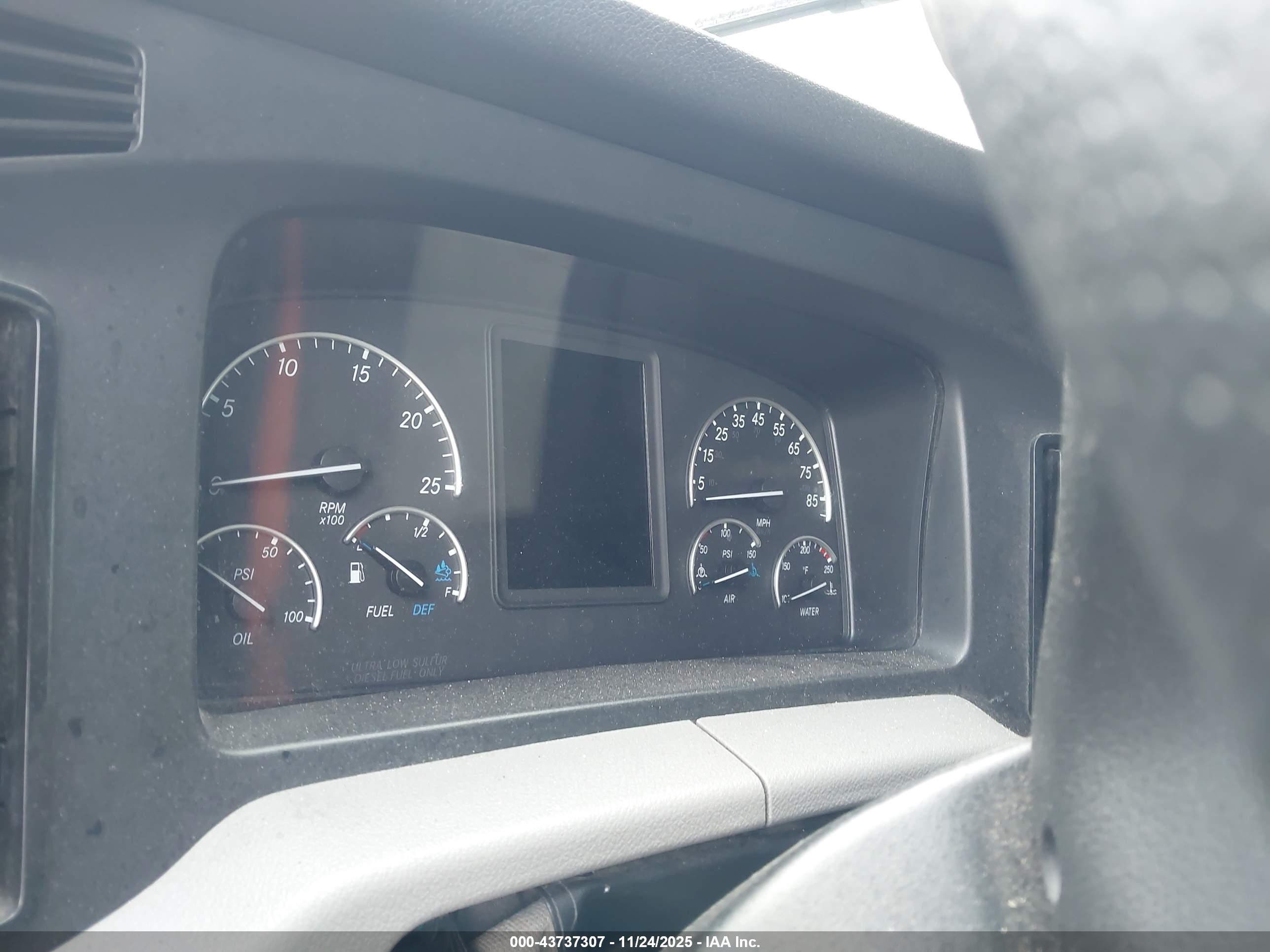 FREIGHTLINER NEW image 6