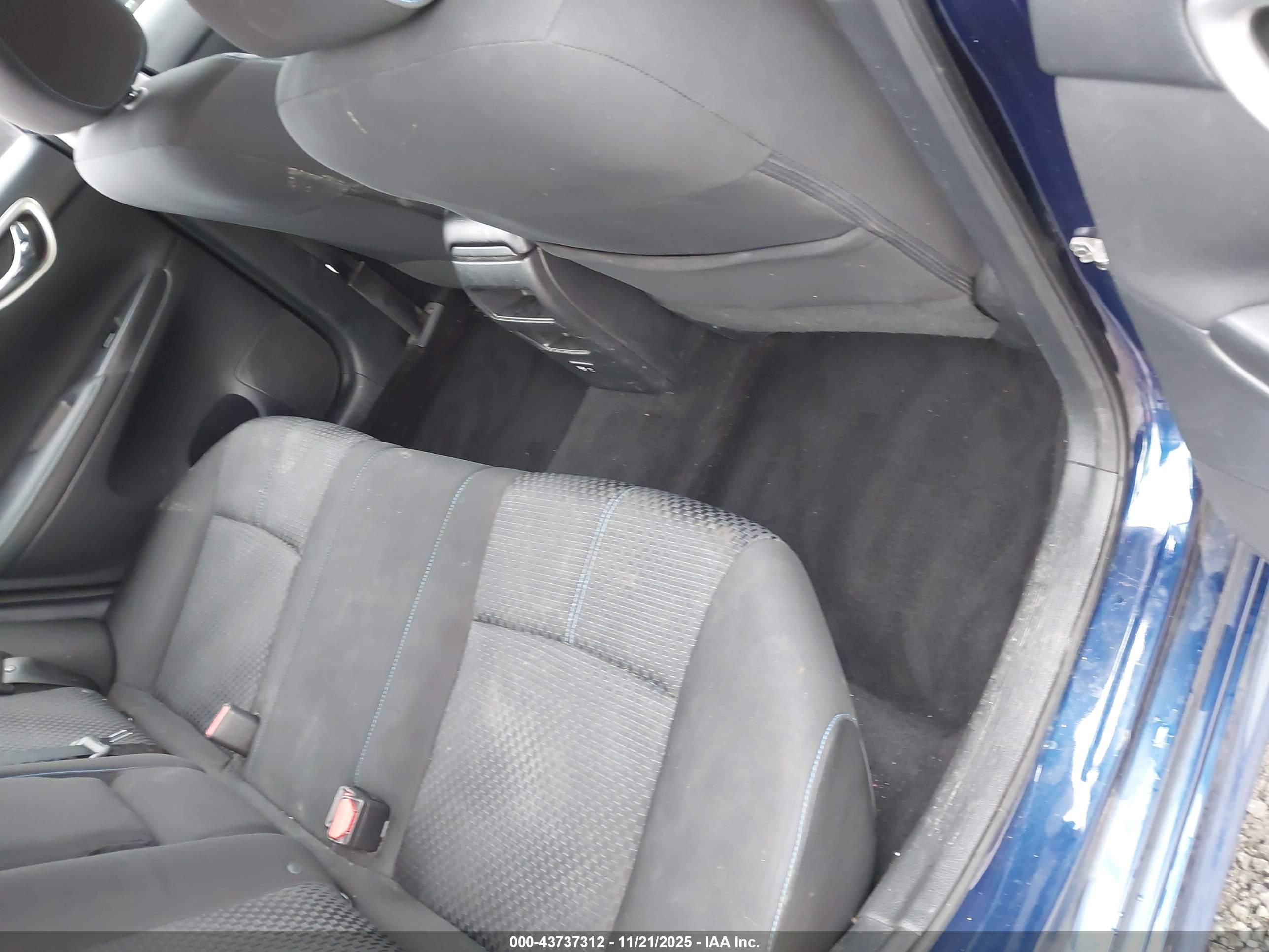 NISSAN SENTRA image 8