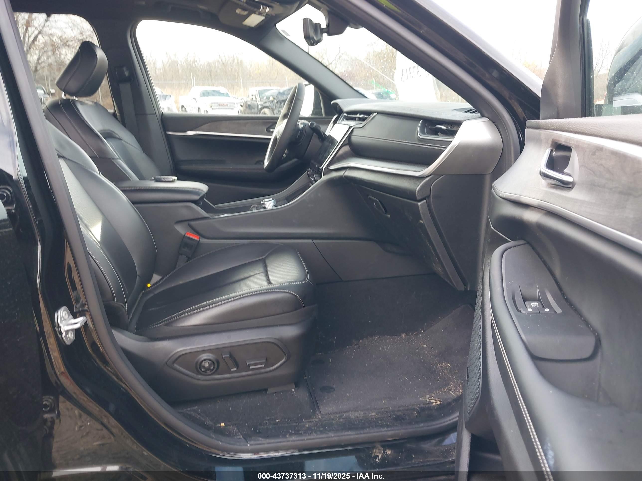 JEEP GRAND image 5