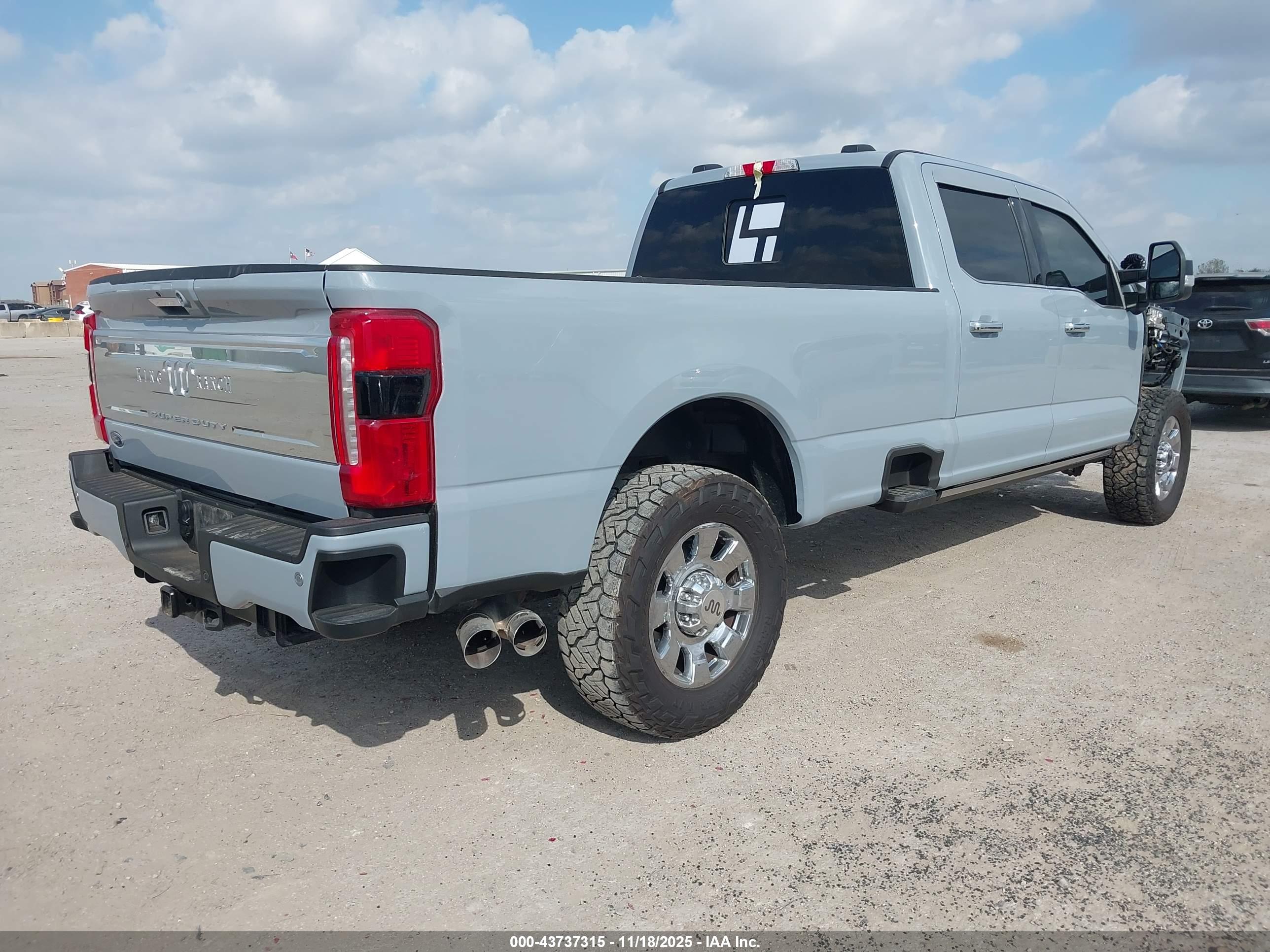 FORD F-350 image 4