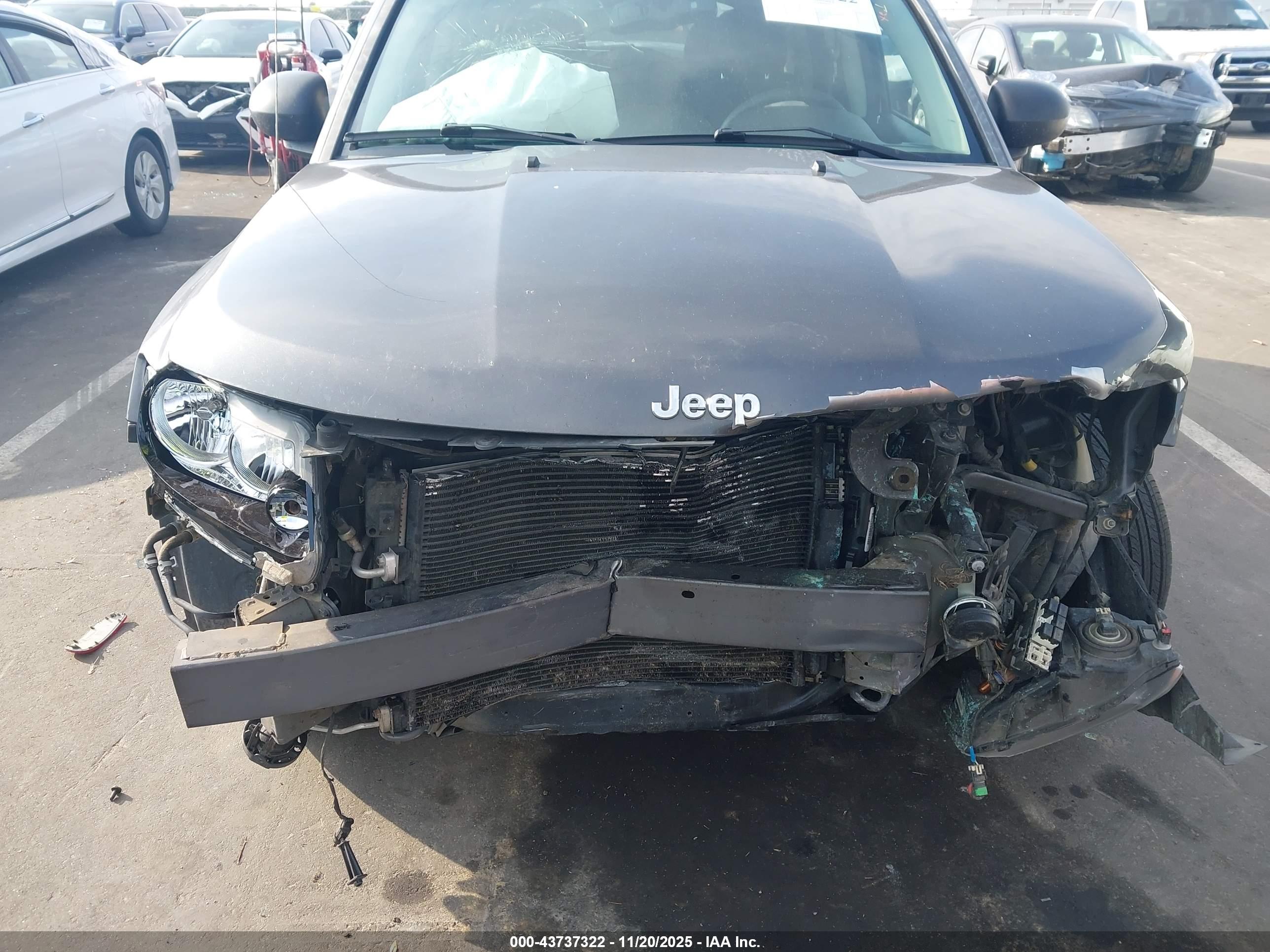 JEEP COMPASS image 6
