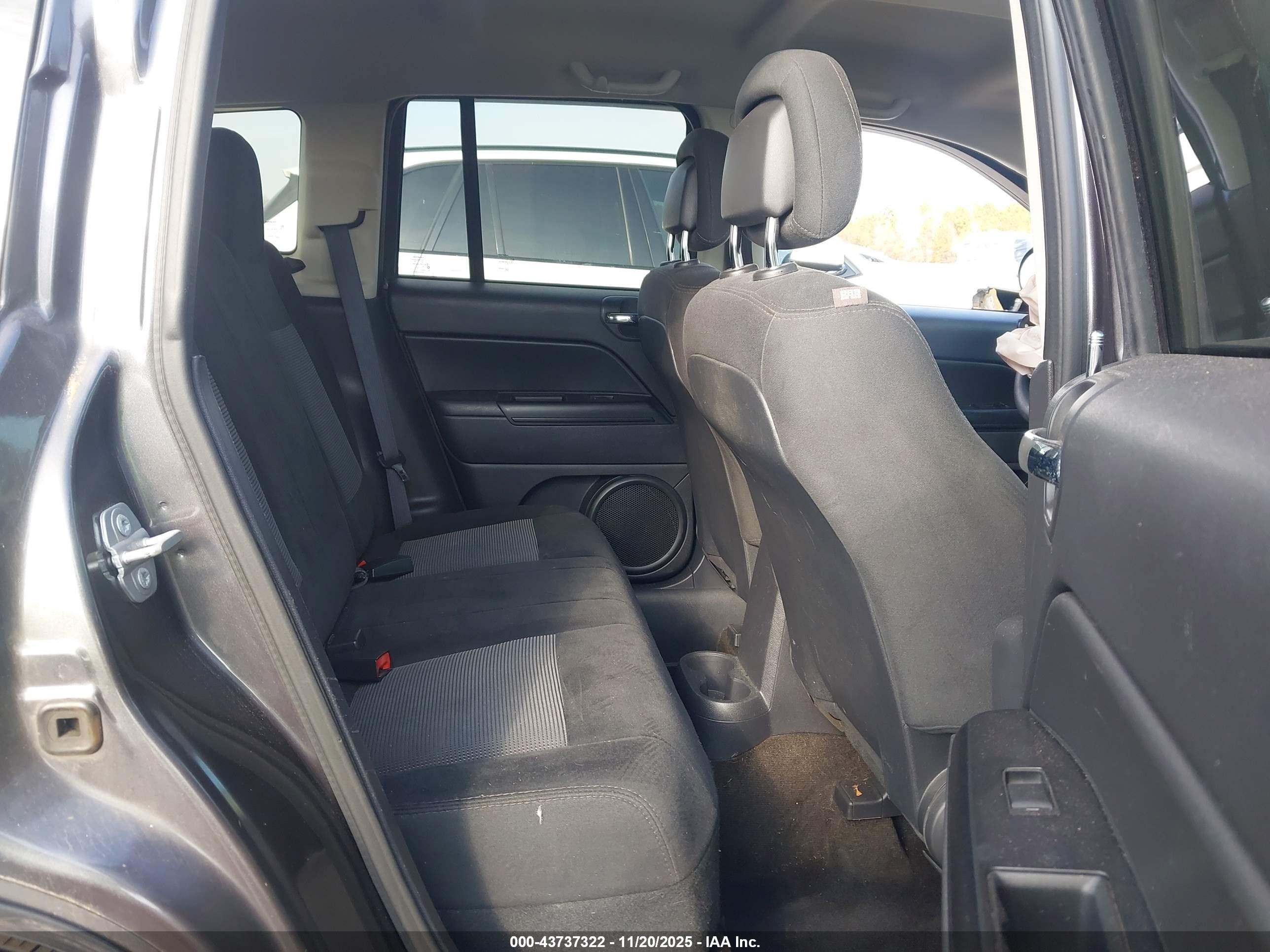 JEEP COMPASS image 8