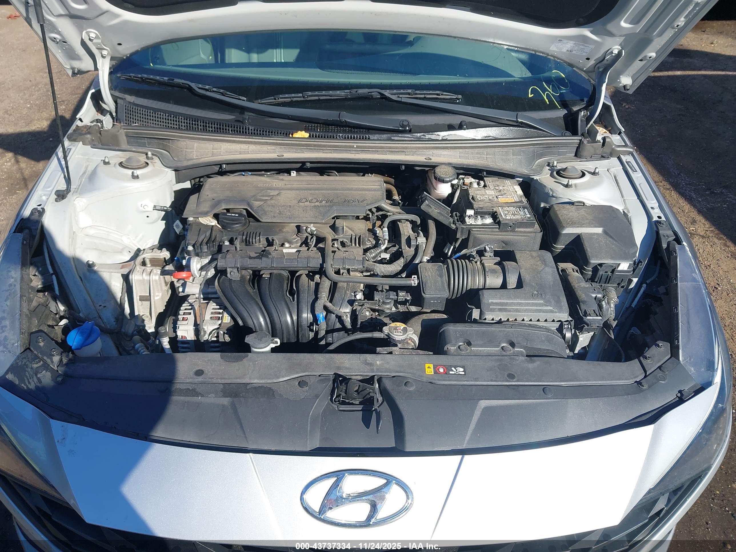 HYUNDAI ELANTRA image 10