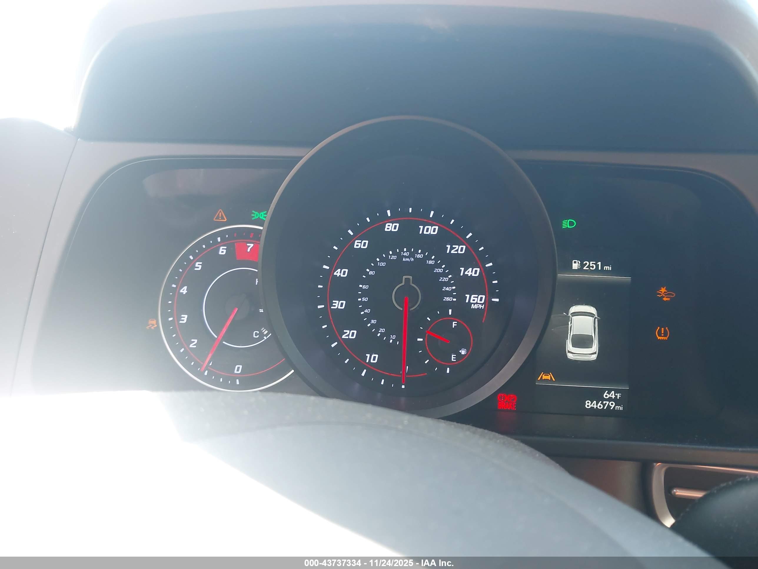 HYUNDAI ELANTRA image 7