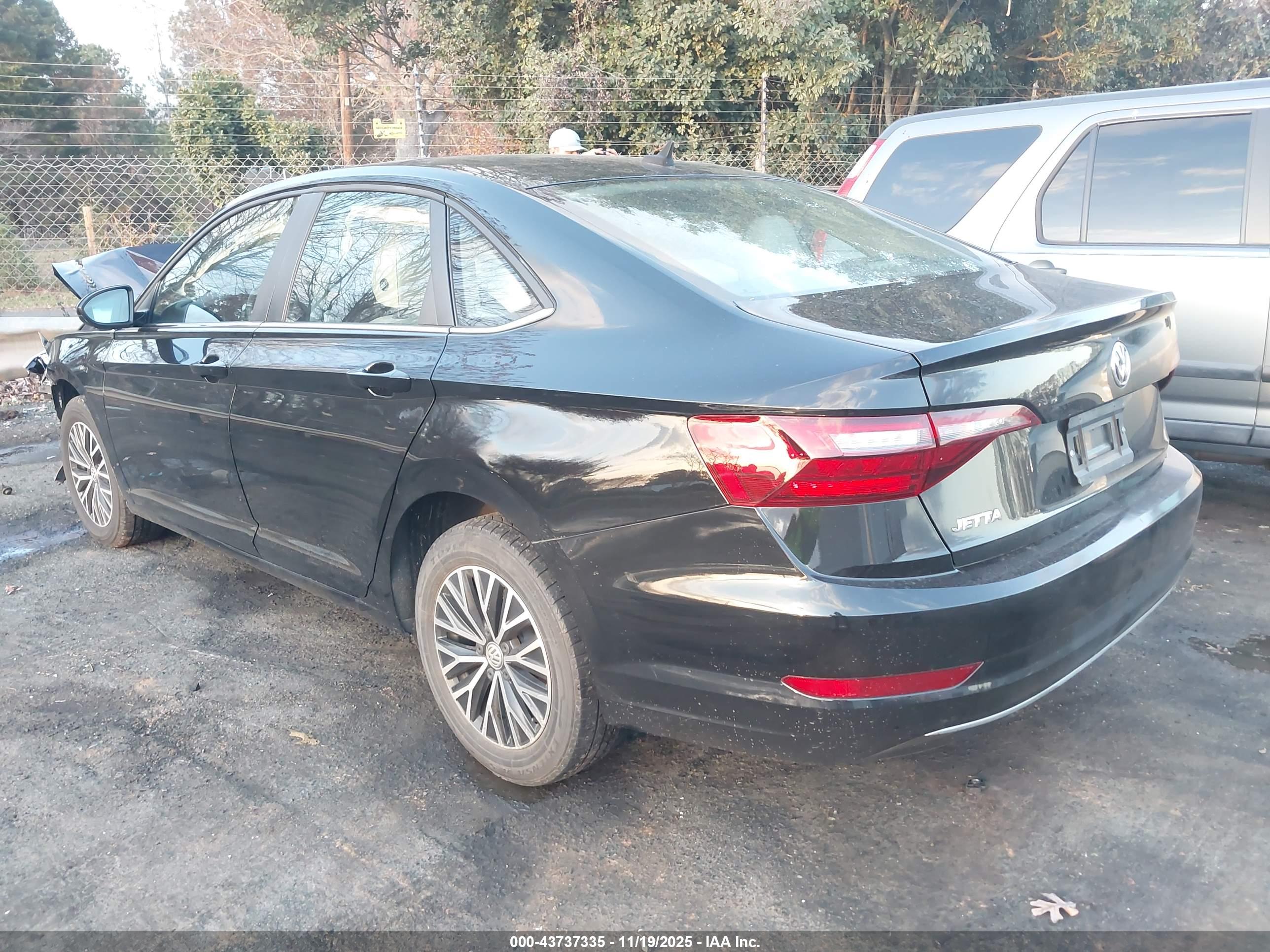 VOLKSWAGEN JETTA image 3