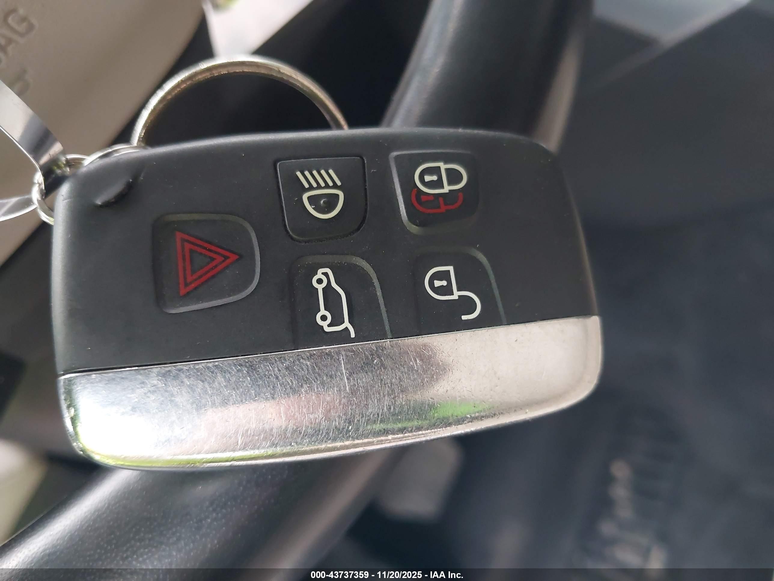 LAND ROVER image 11