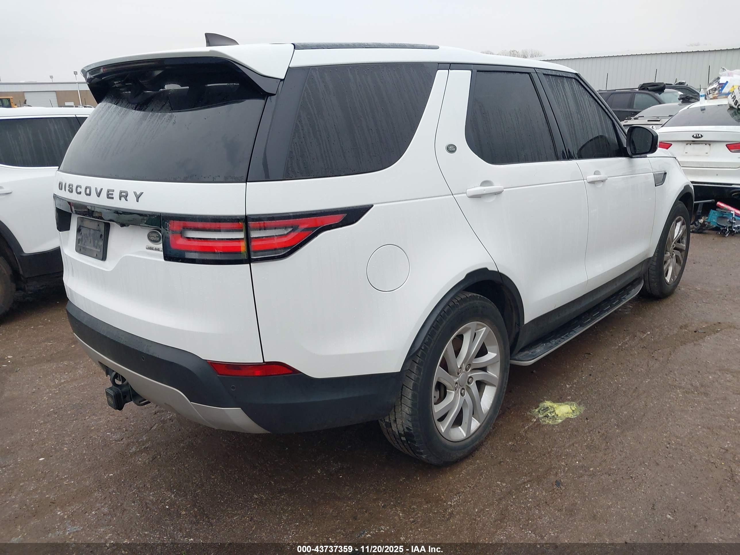 LAND ROVER image 4
