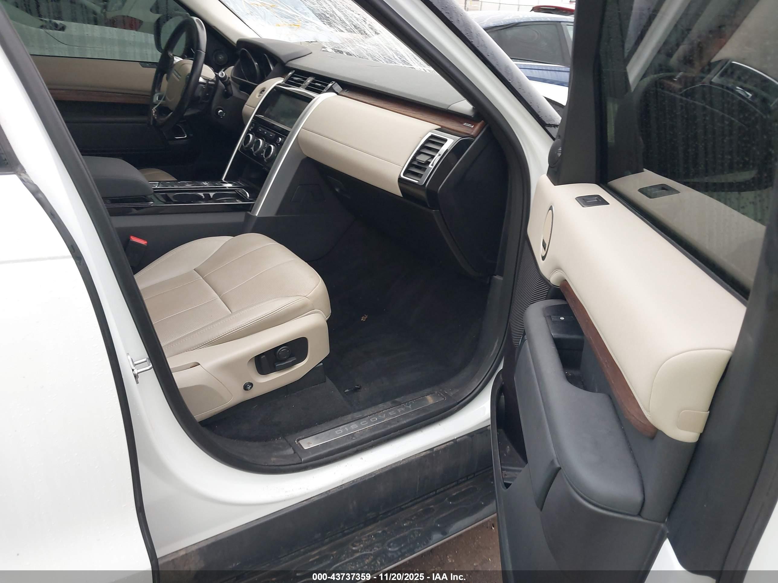 LAND ROVER image 5