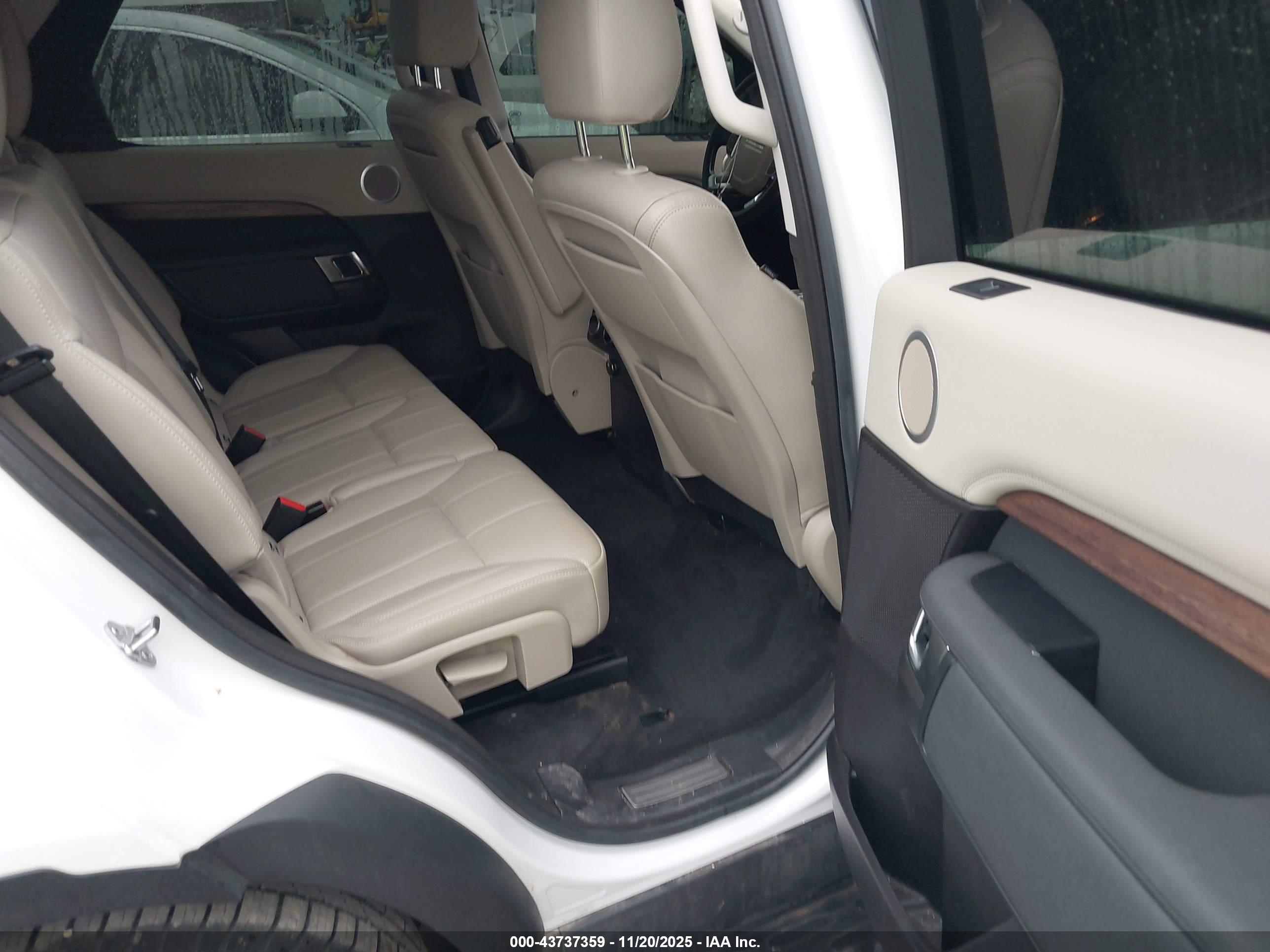 LAND ROVER image 8