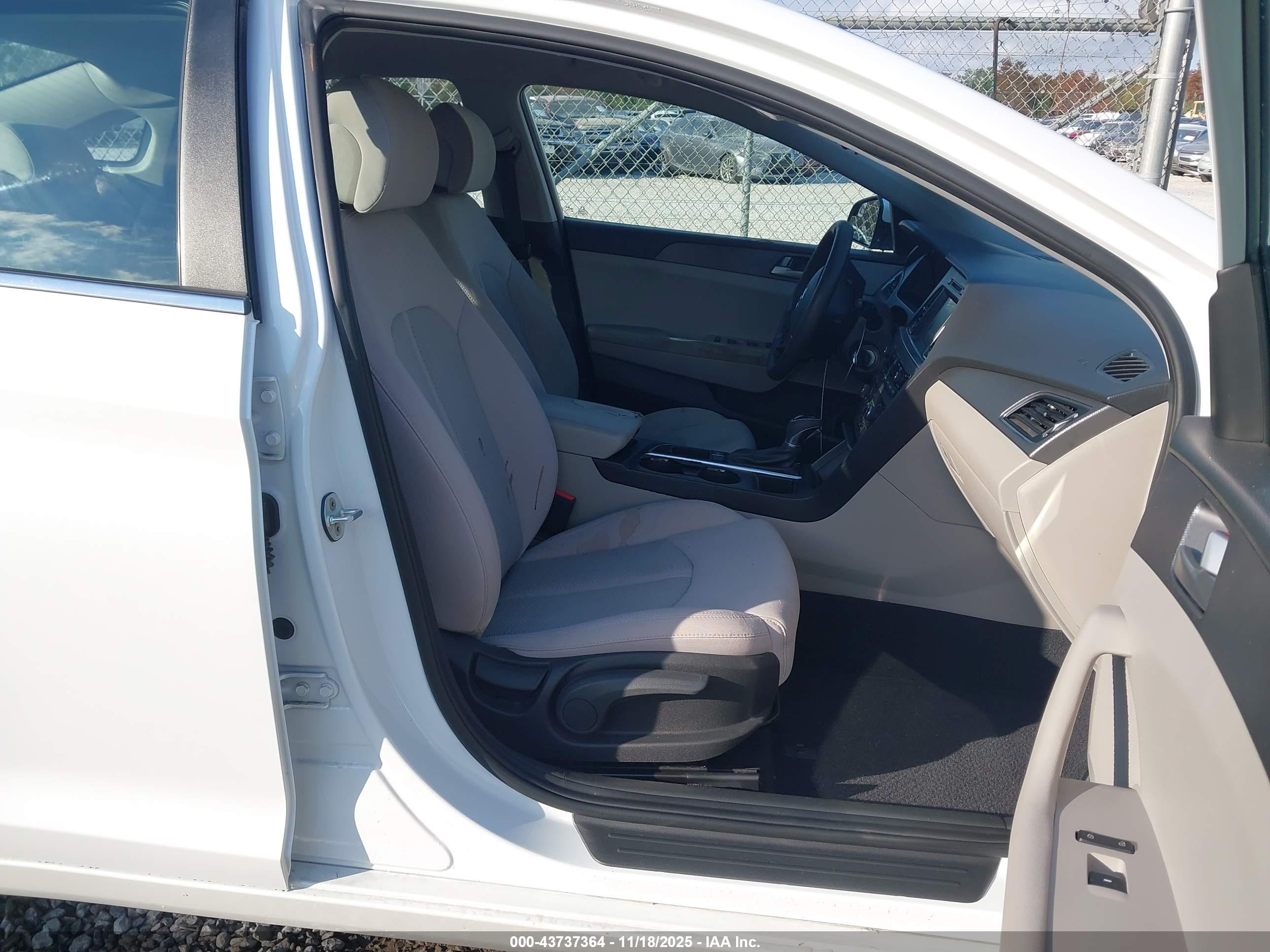 HYUNDAI SONATA image 5