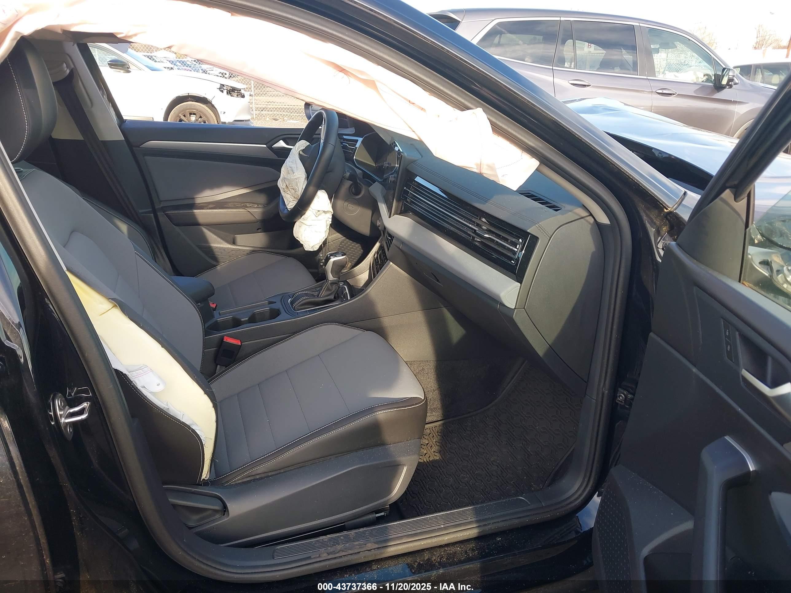VOLKSWAGEN JETTA image 5