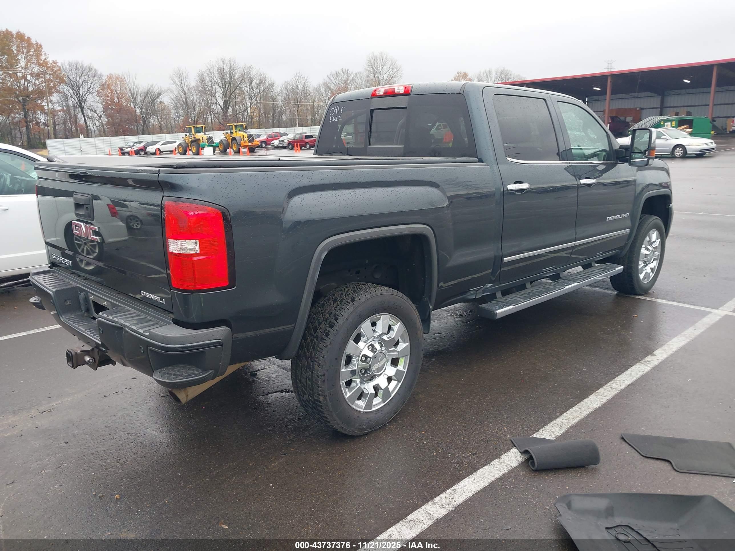 GMC SIERRA image 4