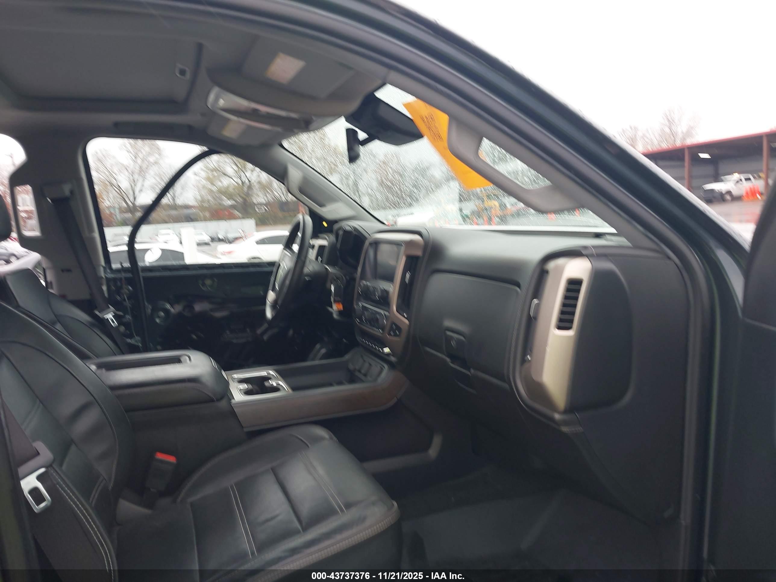GMC SIERRA image 5