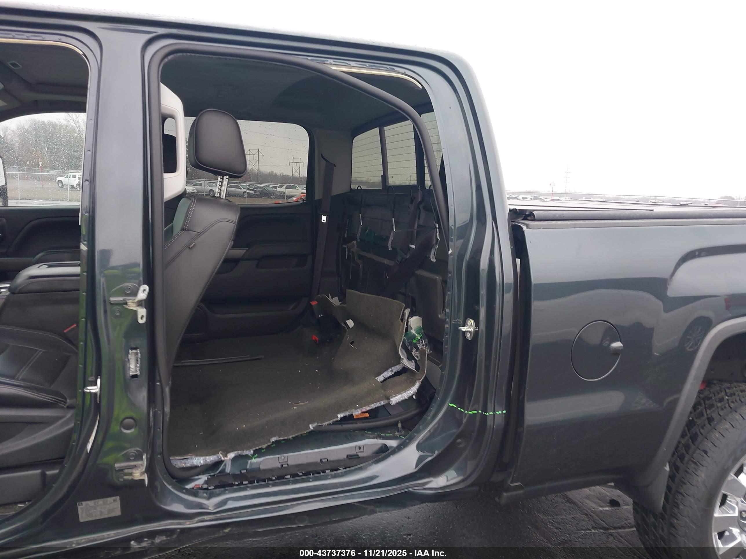 GMC SIERRA image 6