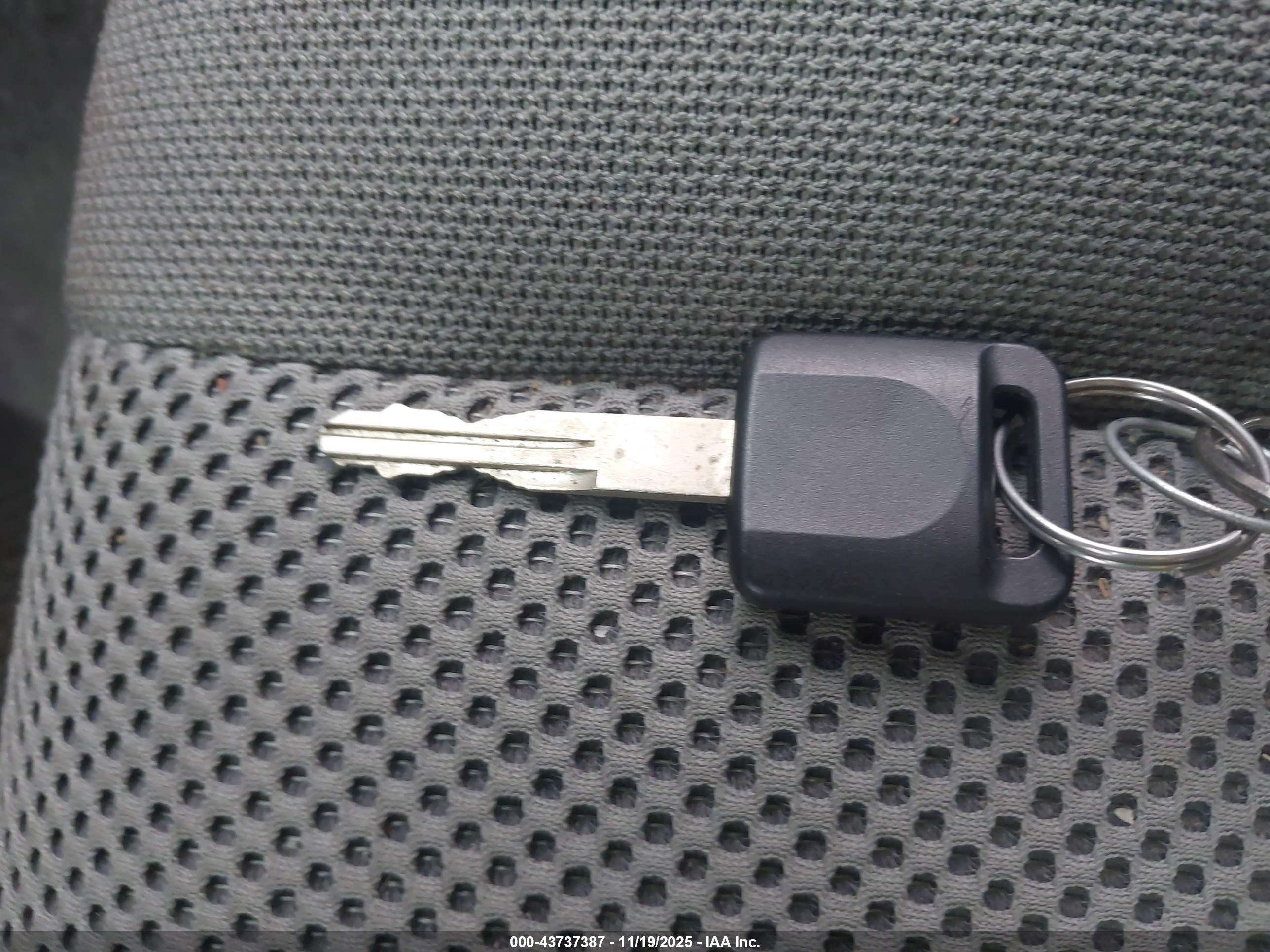 NISSAN FRONTIER image 11